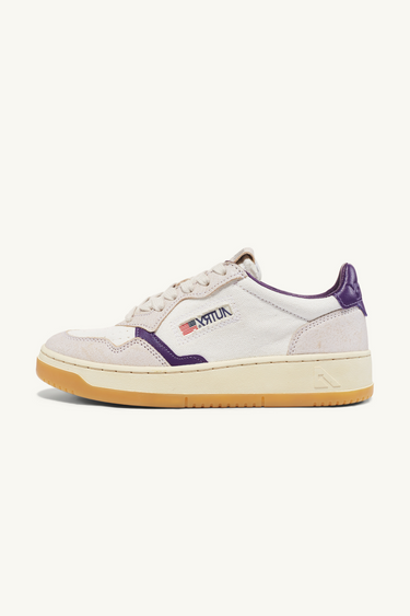 MEDALIST LOW SNEAKER - SAND WHITE/PURPLE