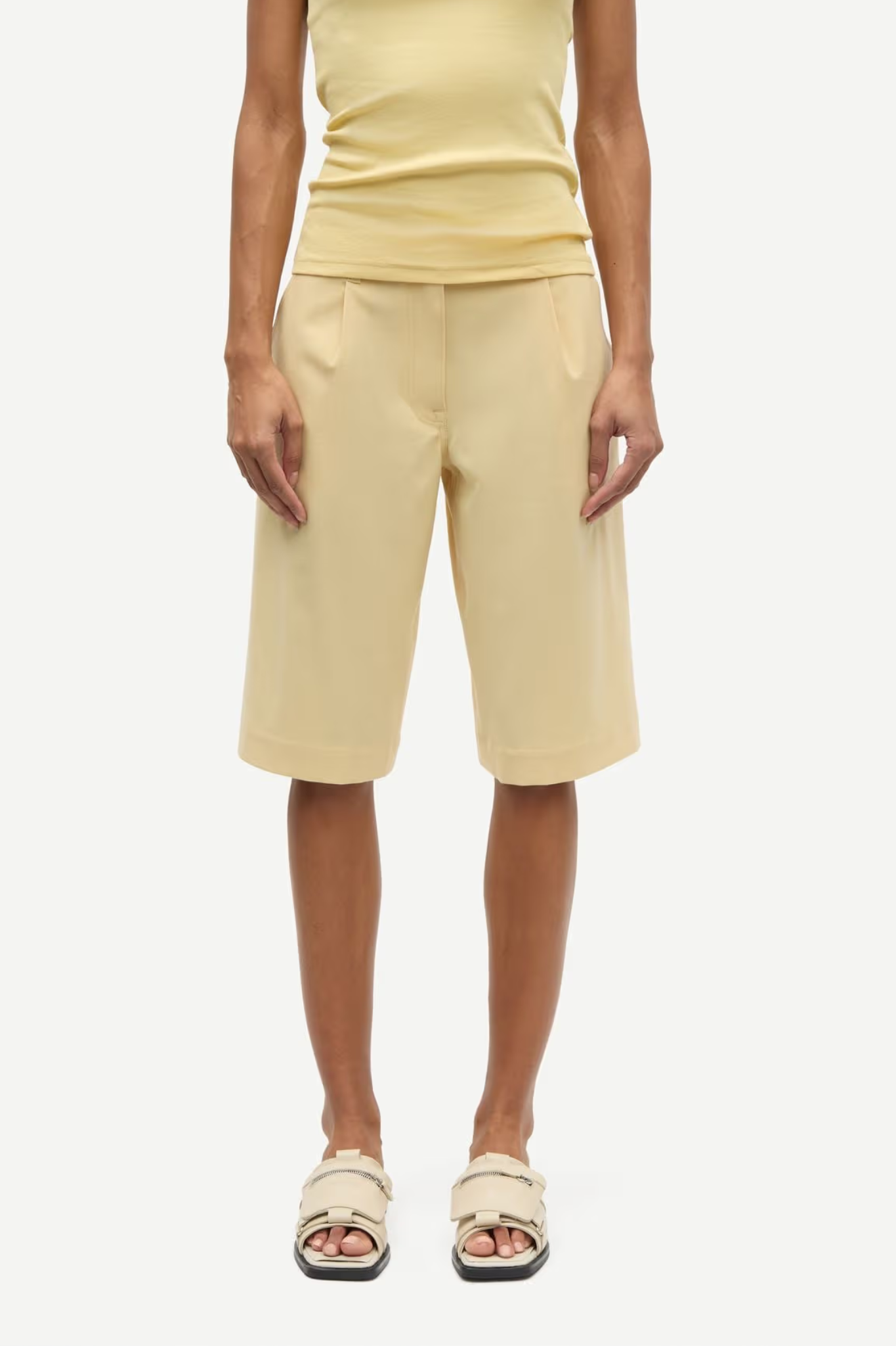 HARPER PLEAT SHORTS - STRAW