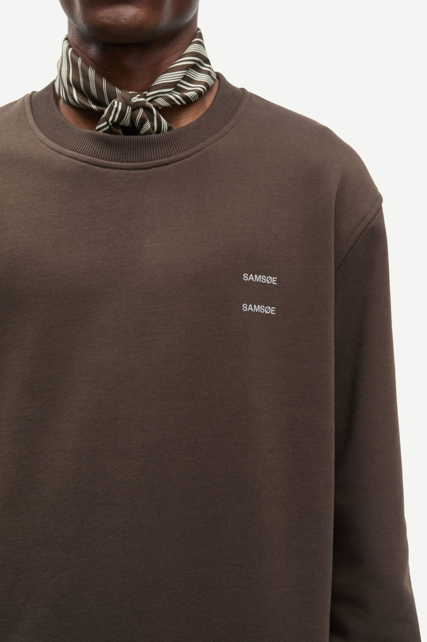 JOEL CREW NECK SWEATER - TURKISH COFFEE