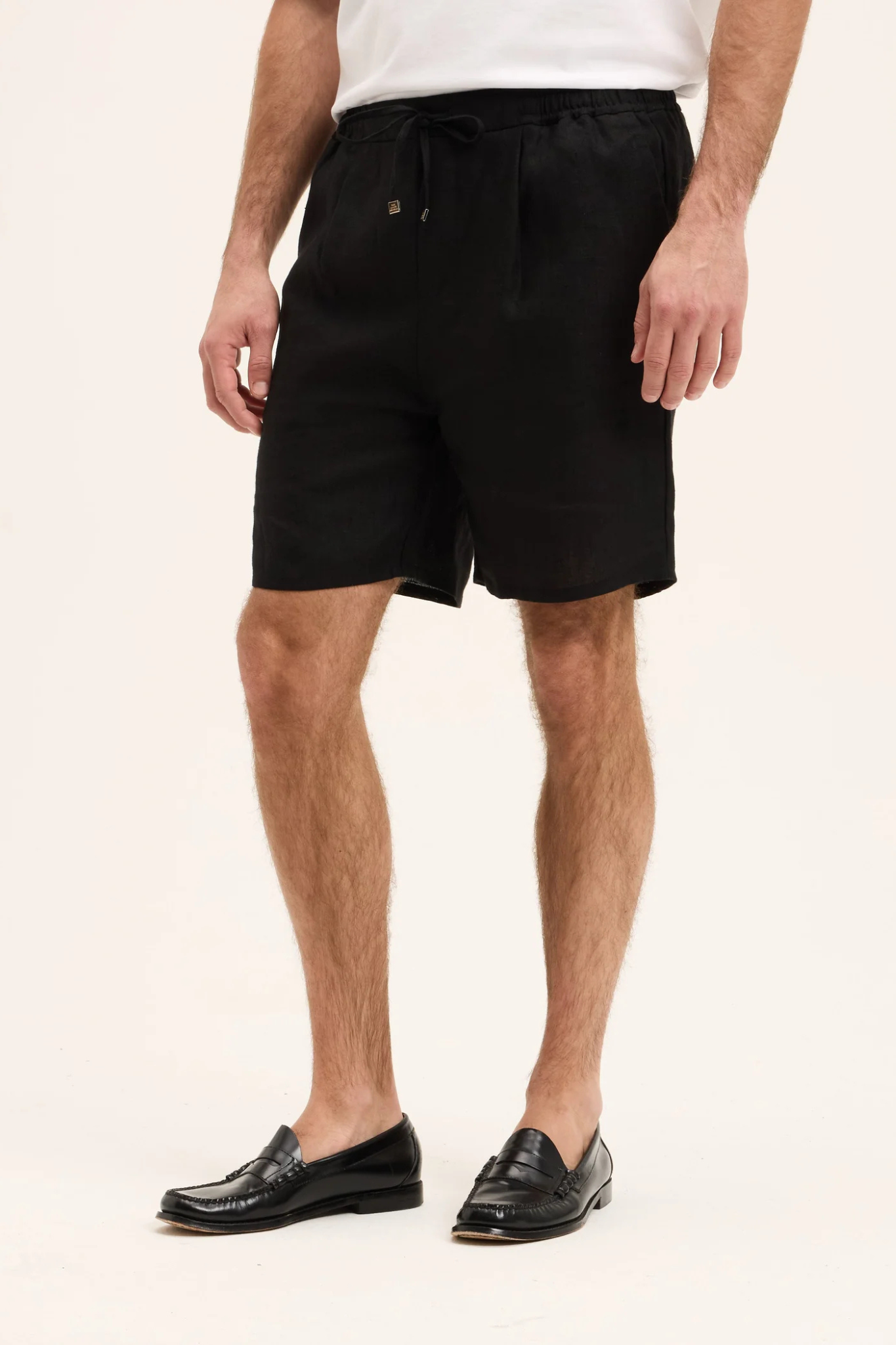 HLIN LINEN SHORT - BLACK