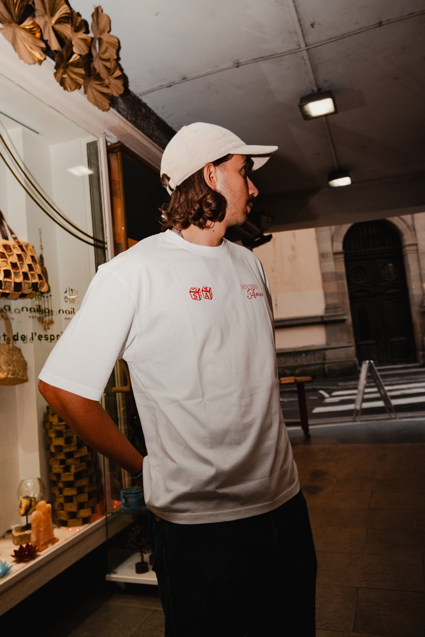 LUCKY T-SHIRT - WHITE/RED PRINT