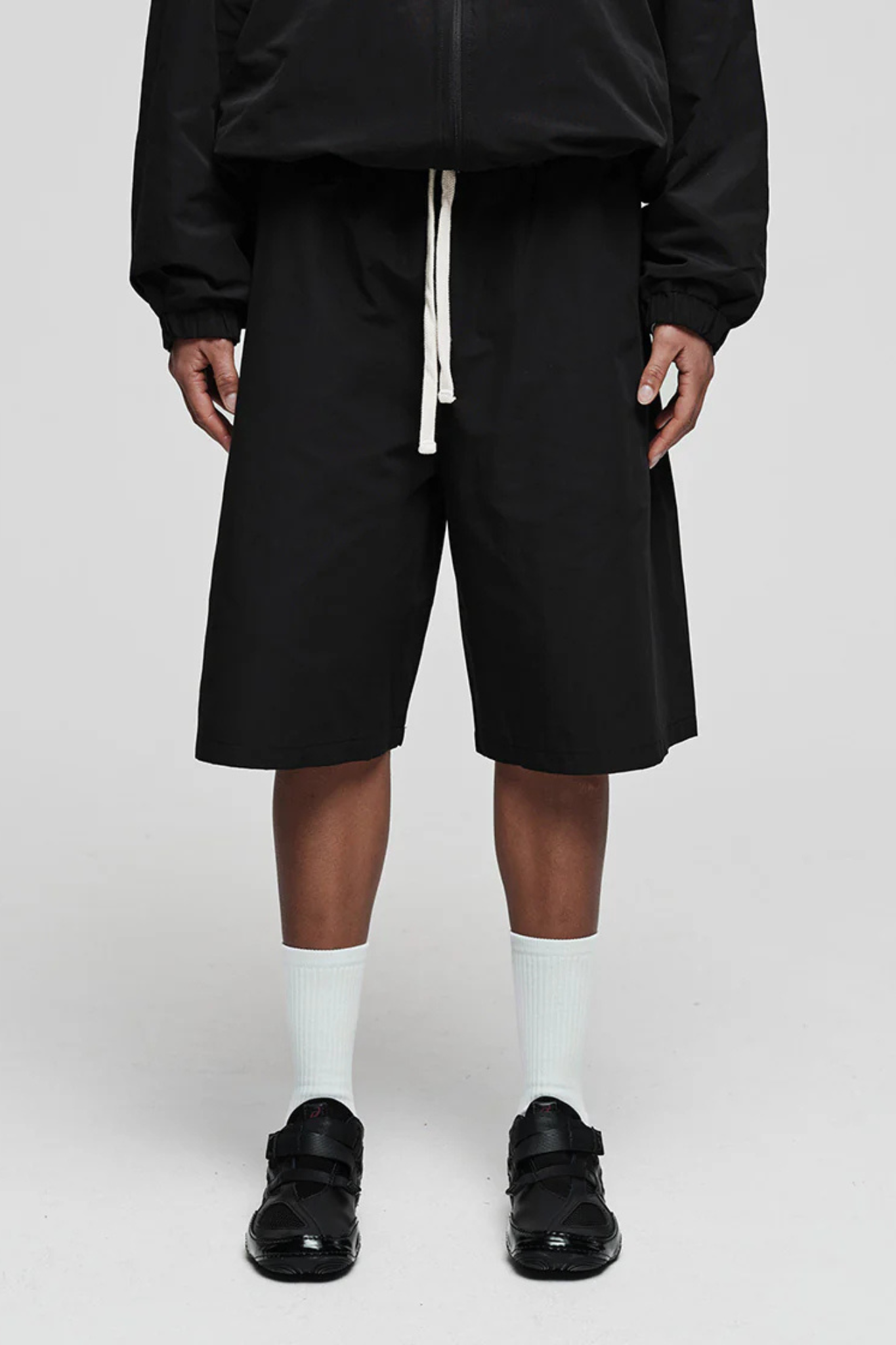 CORE SHORTS - BLACK
