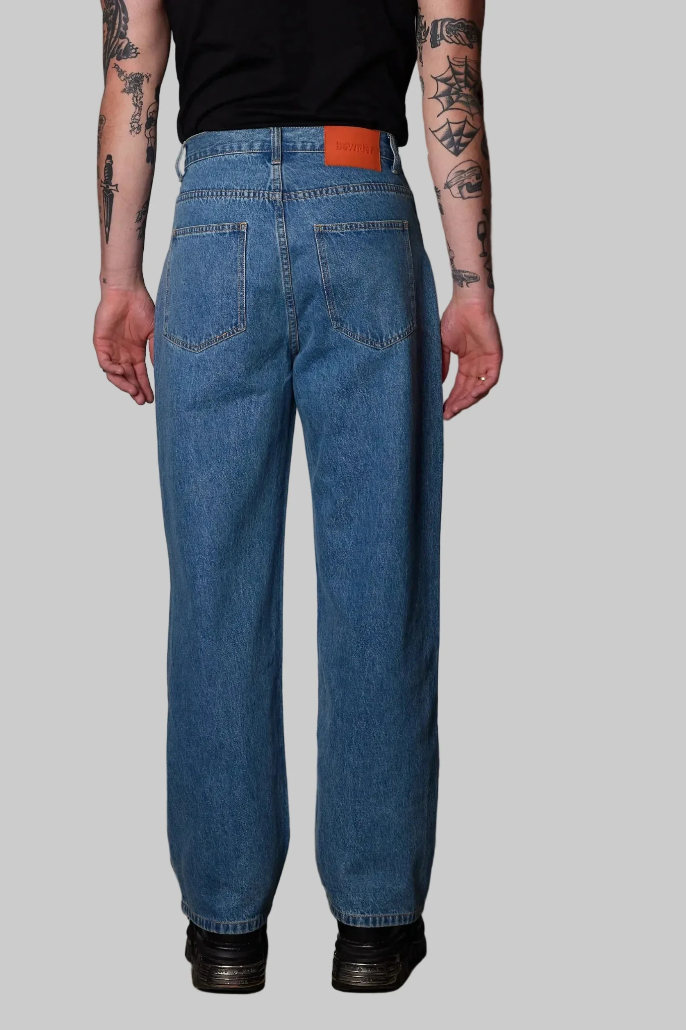 SUPER LOOSE JEANS - MEDIUM BLUE DENIM