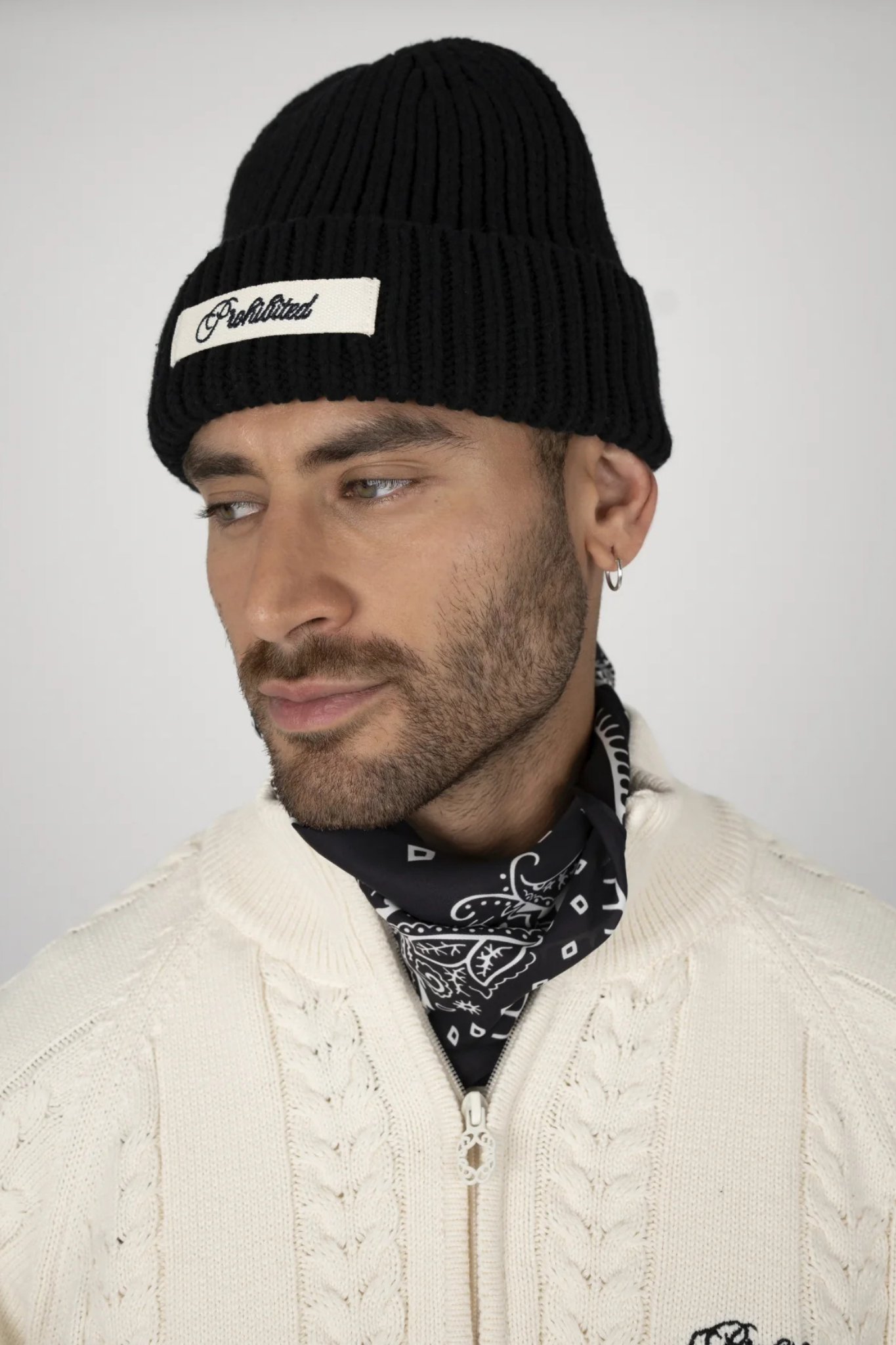 SIGNATURE SCARF - BLACK
