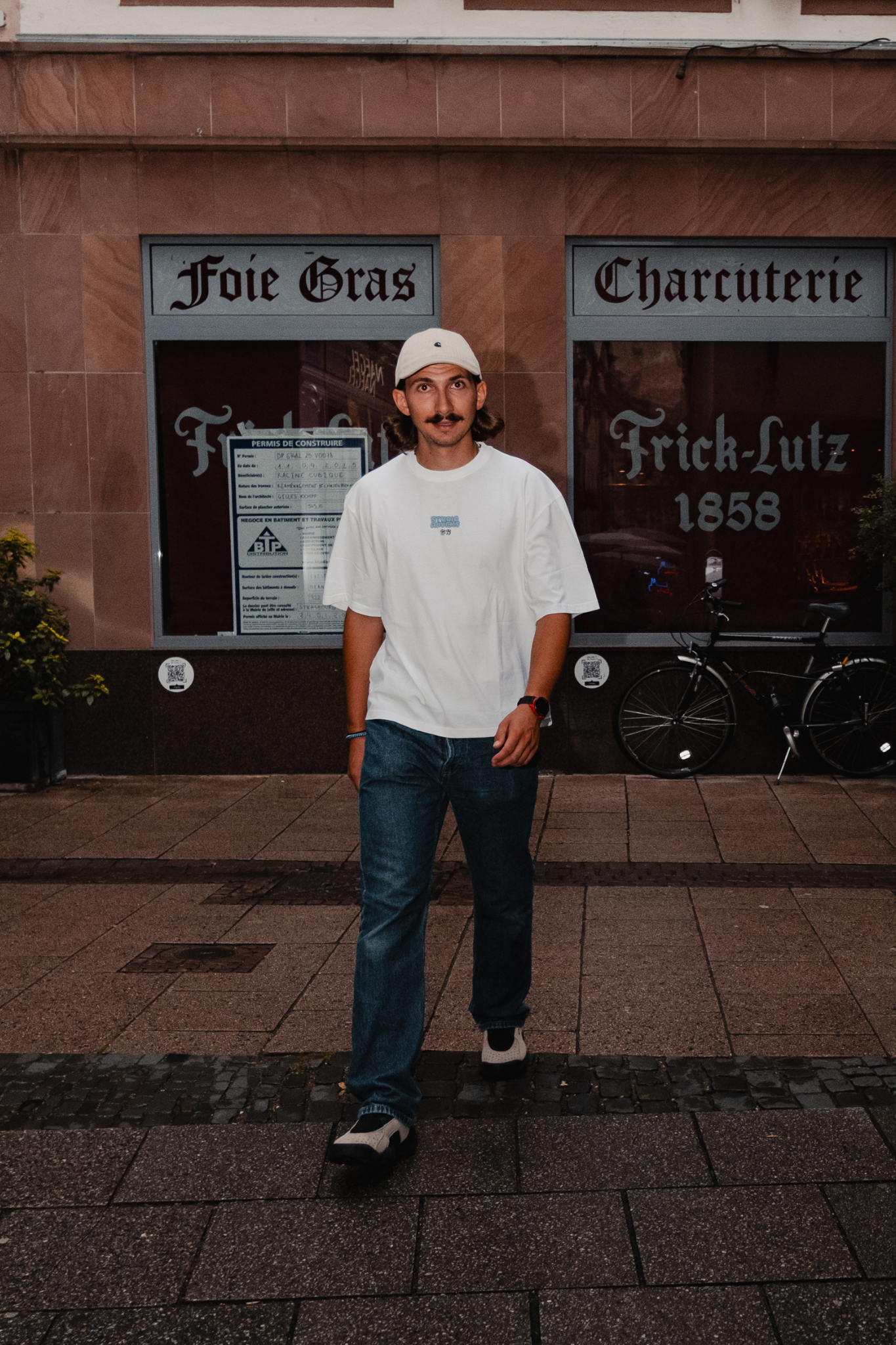 LUCKY T-SHIRT - WHITE/BLUE PRINT
