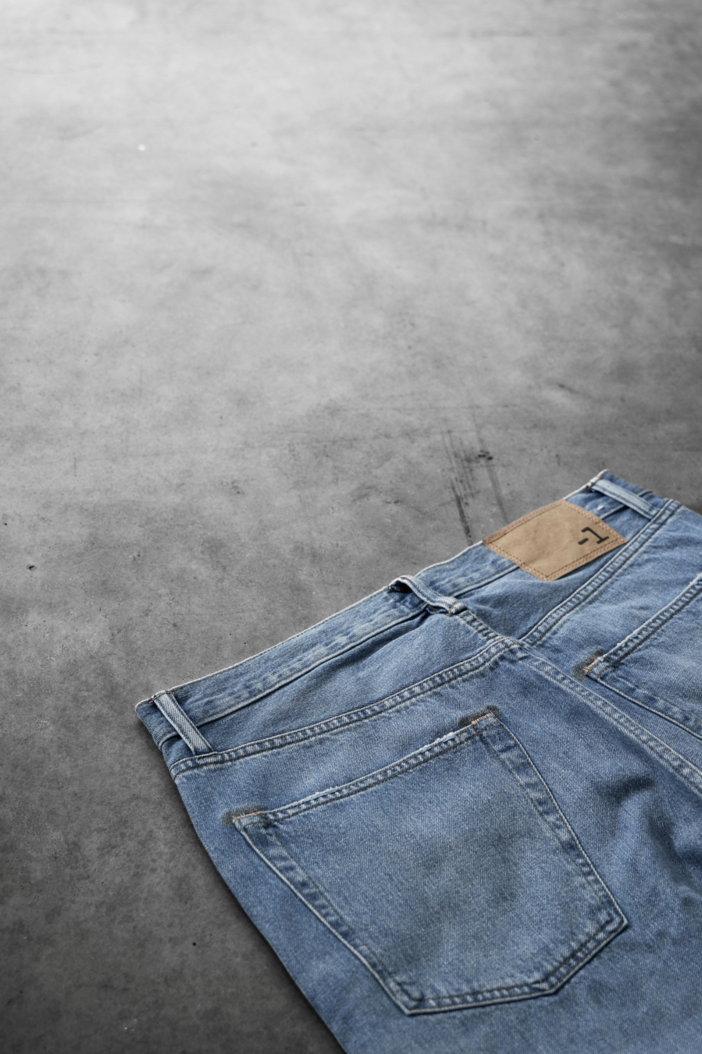 THE ONE JEANS REGULAR LEG JEANS - 90'S BLUE