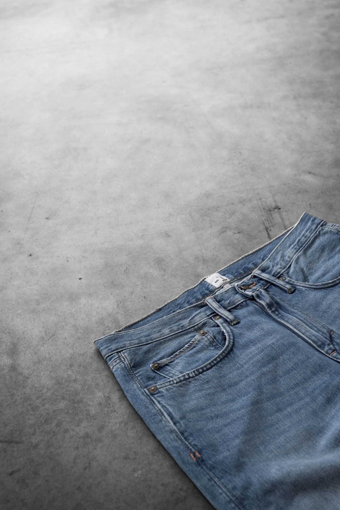 THE ONE JEANS REGULAR LEG JEANS - 90'S BLUE