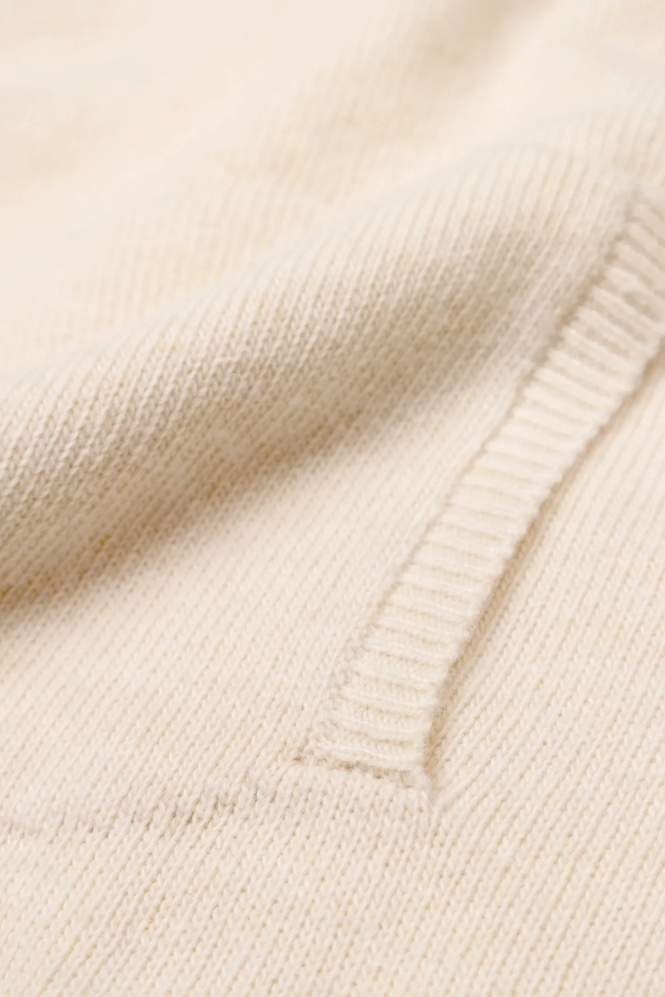 SCRIPT LOGO BUTTON UP KNIT - SAND
