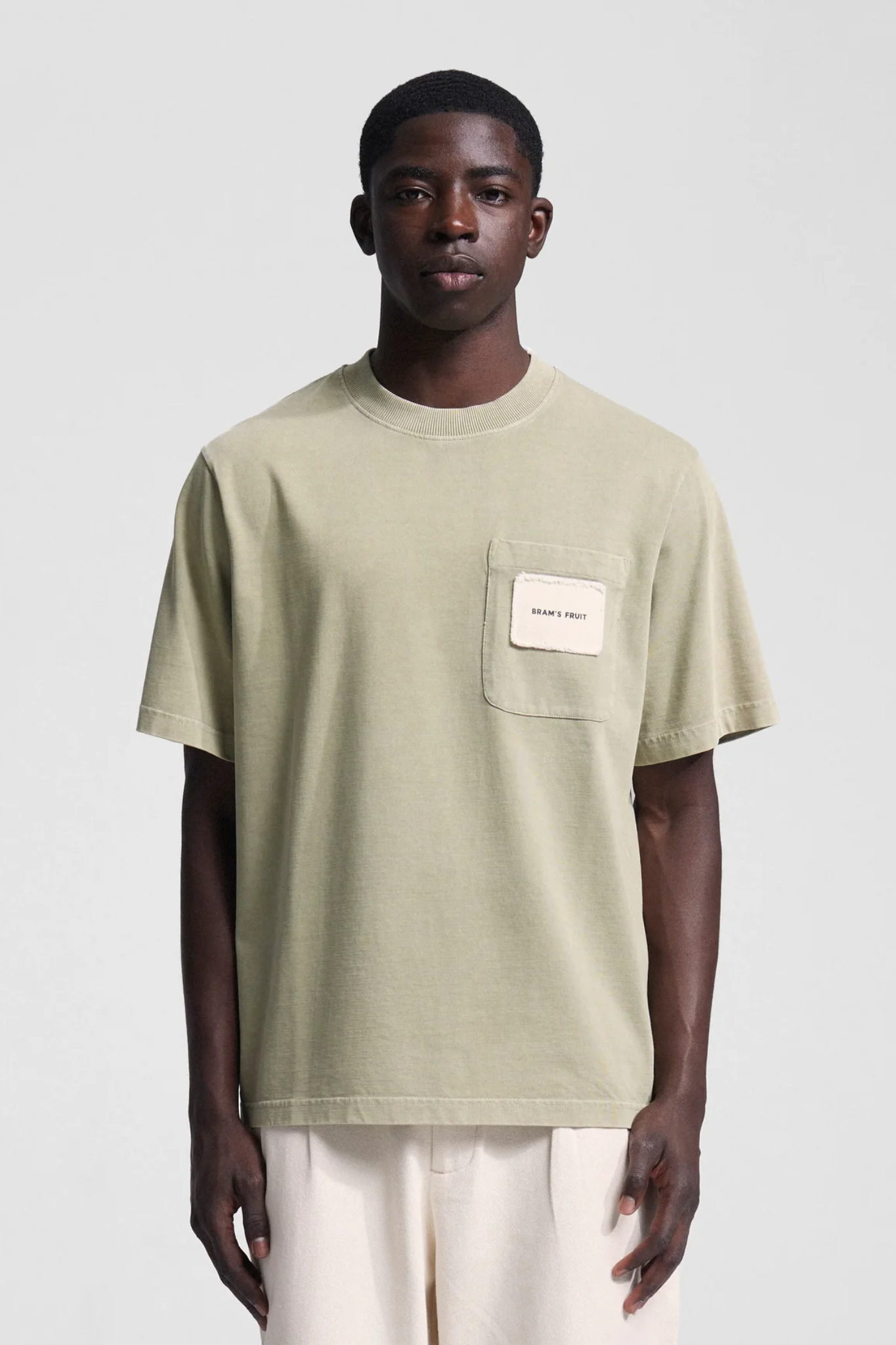 CHEST POCKET T-SHIRT - OLIVE GREEN