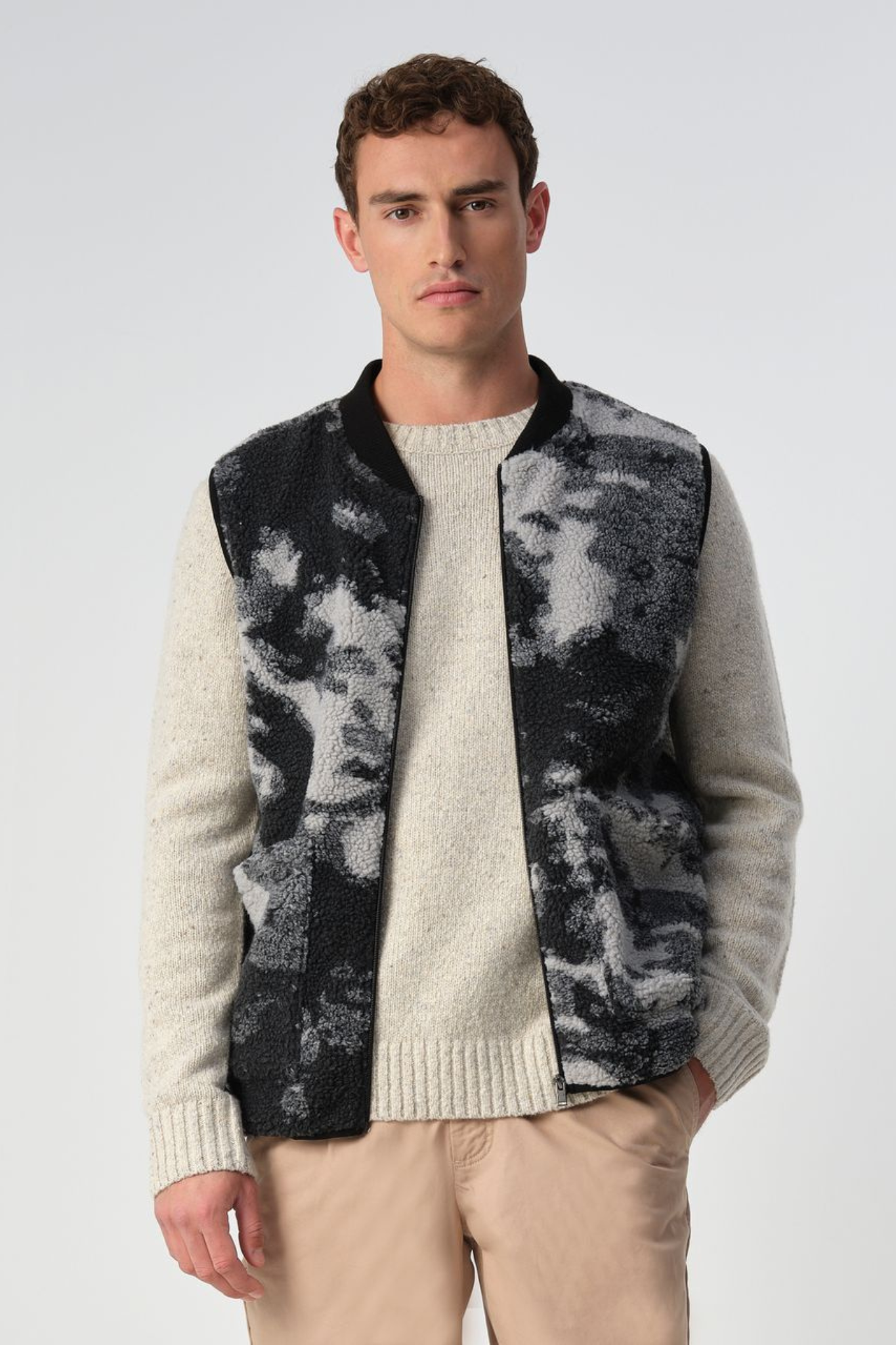 BRUCE ART VEST - GREY