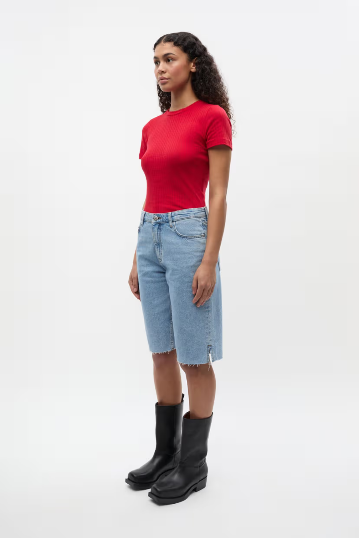 BREE STRAIGHT SHORTS - MID LIGHT BLUE