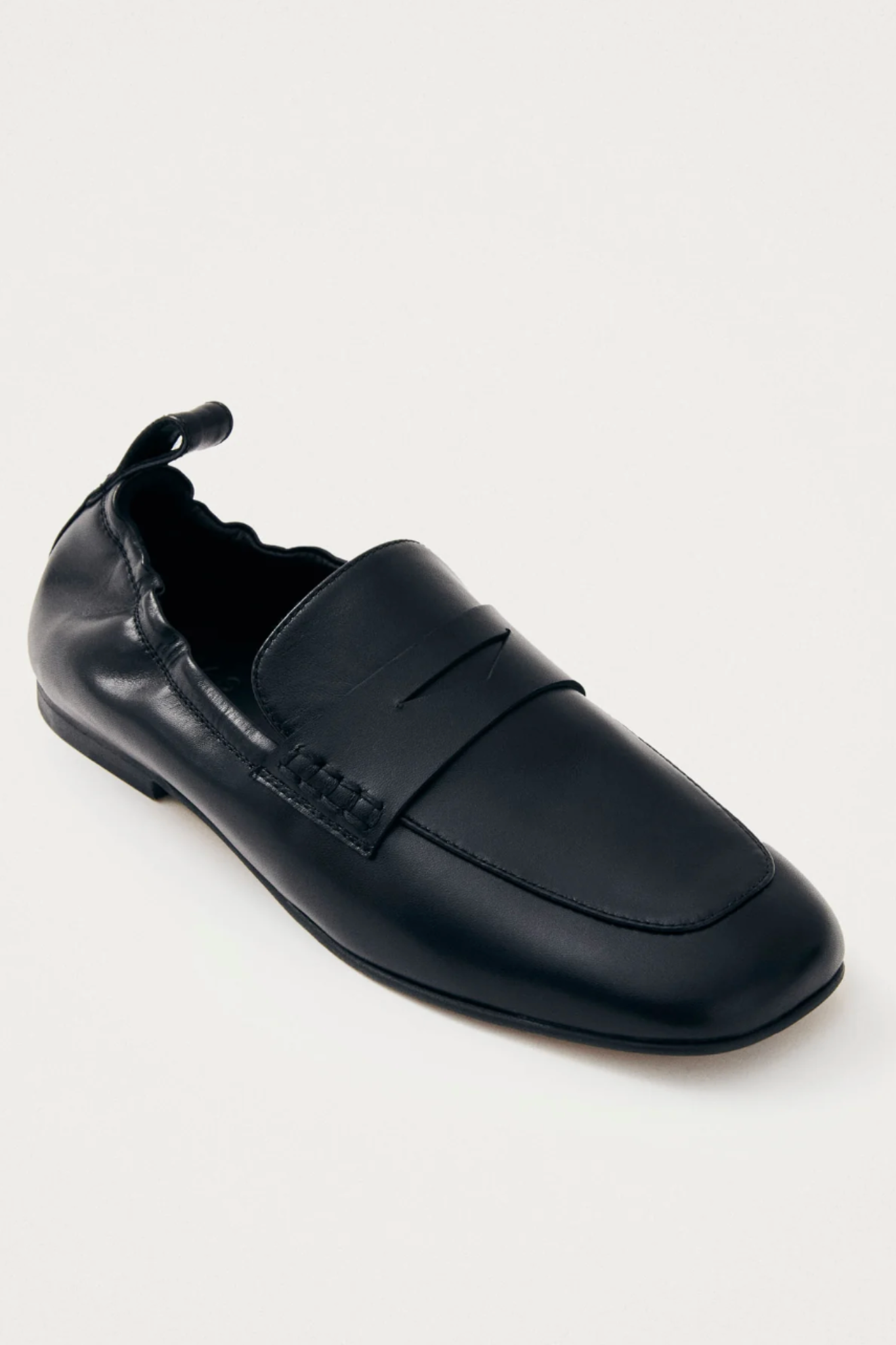 MILADA CLASSIC LEATHER LOAFERS - BLACK