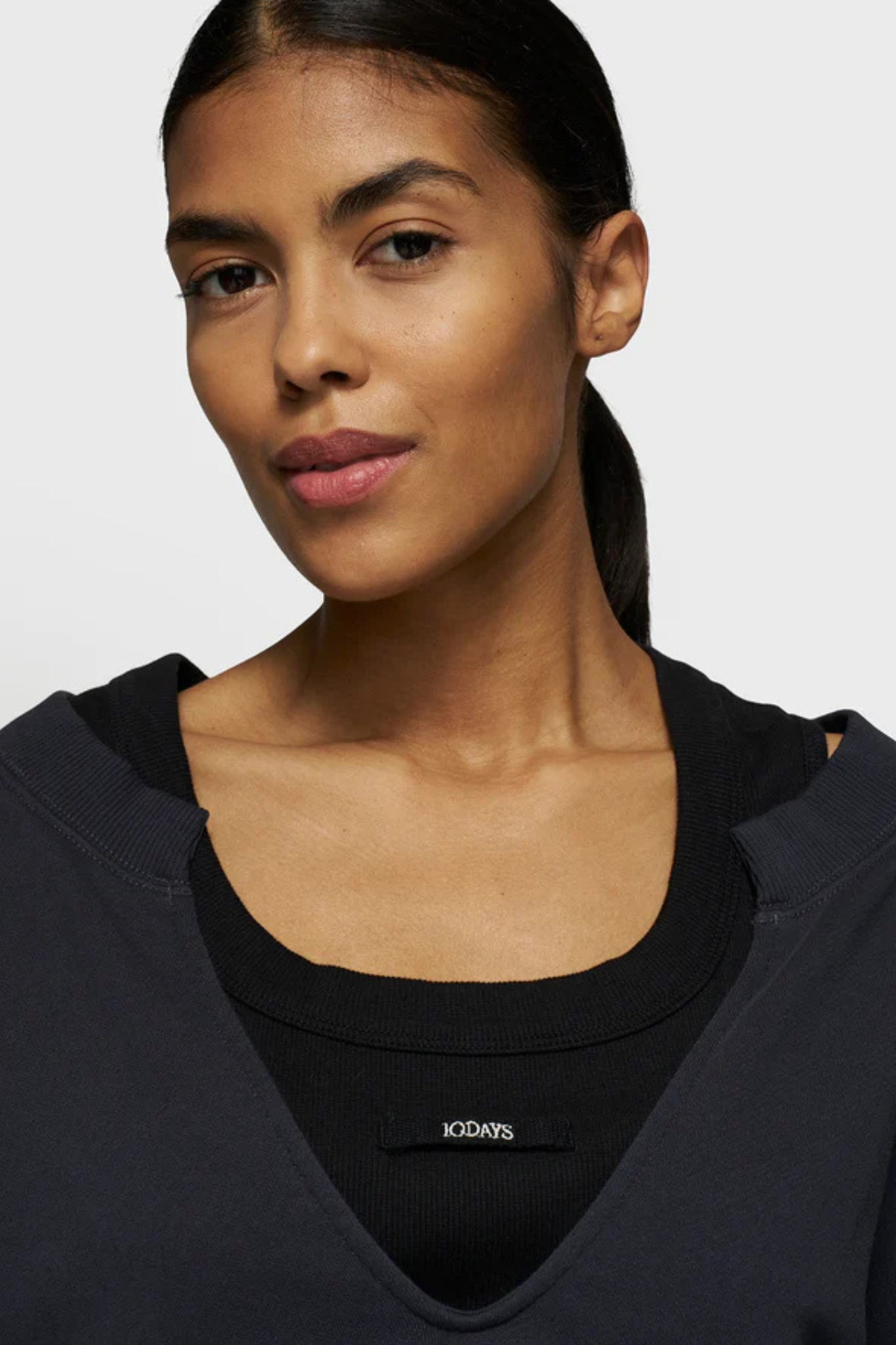 V-NECK DOUBLE SWEATER - DARK NAVY
