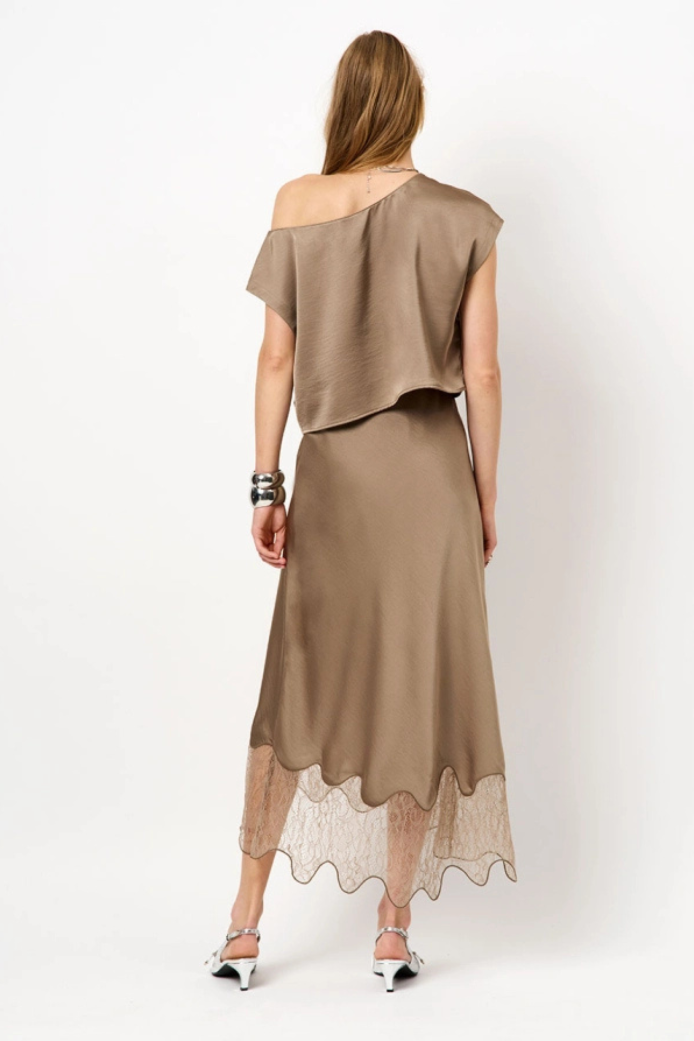 ROAM SATIN DRAPEY TOP - STONE
