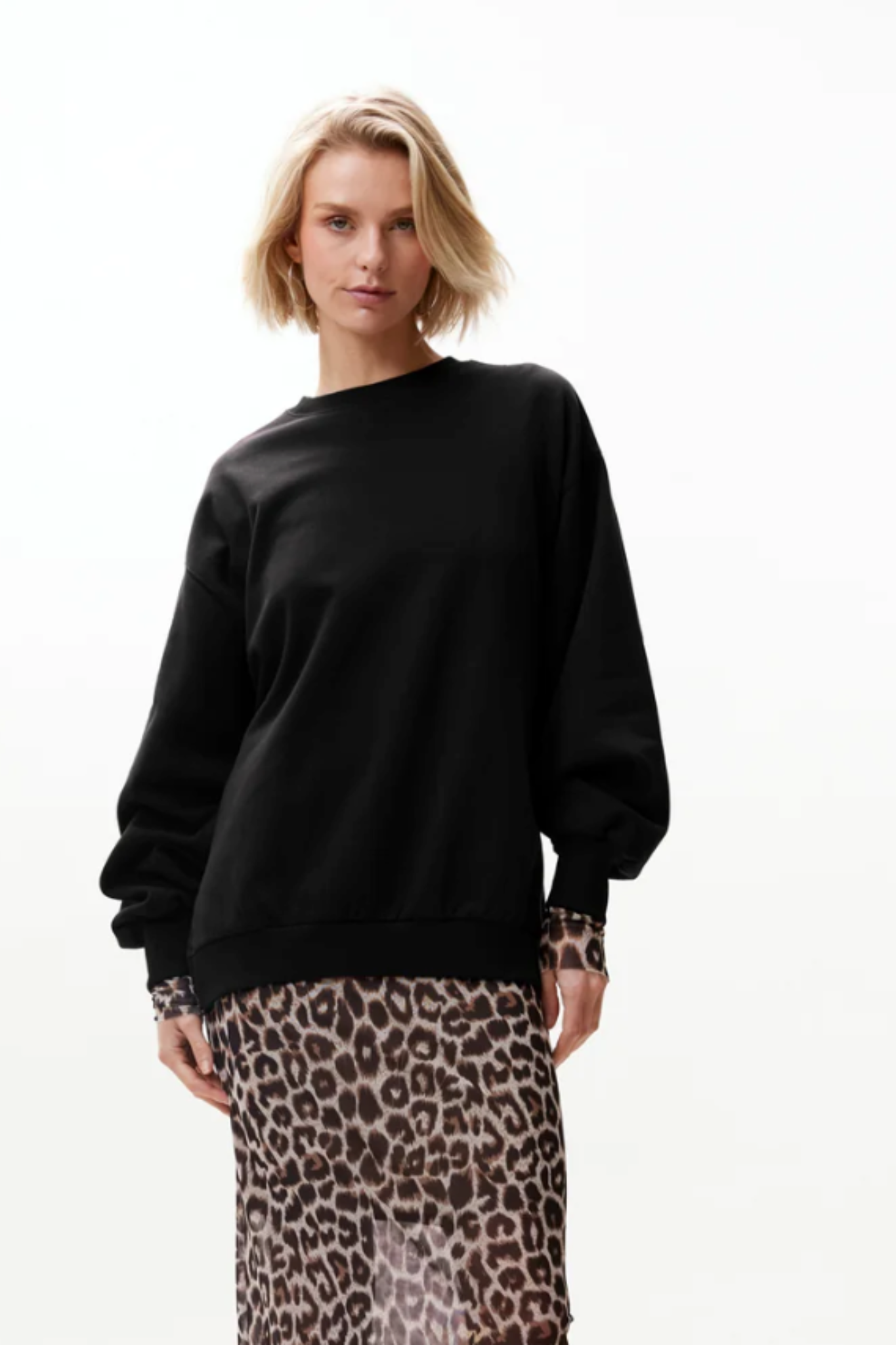 RELAXED SWEATER - BLACK