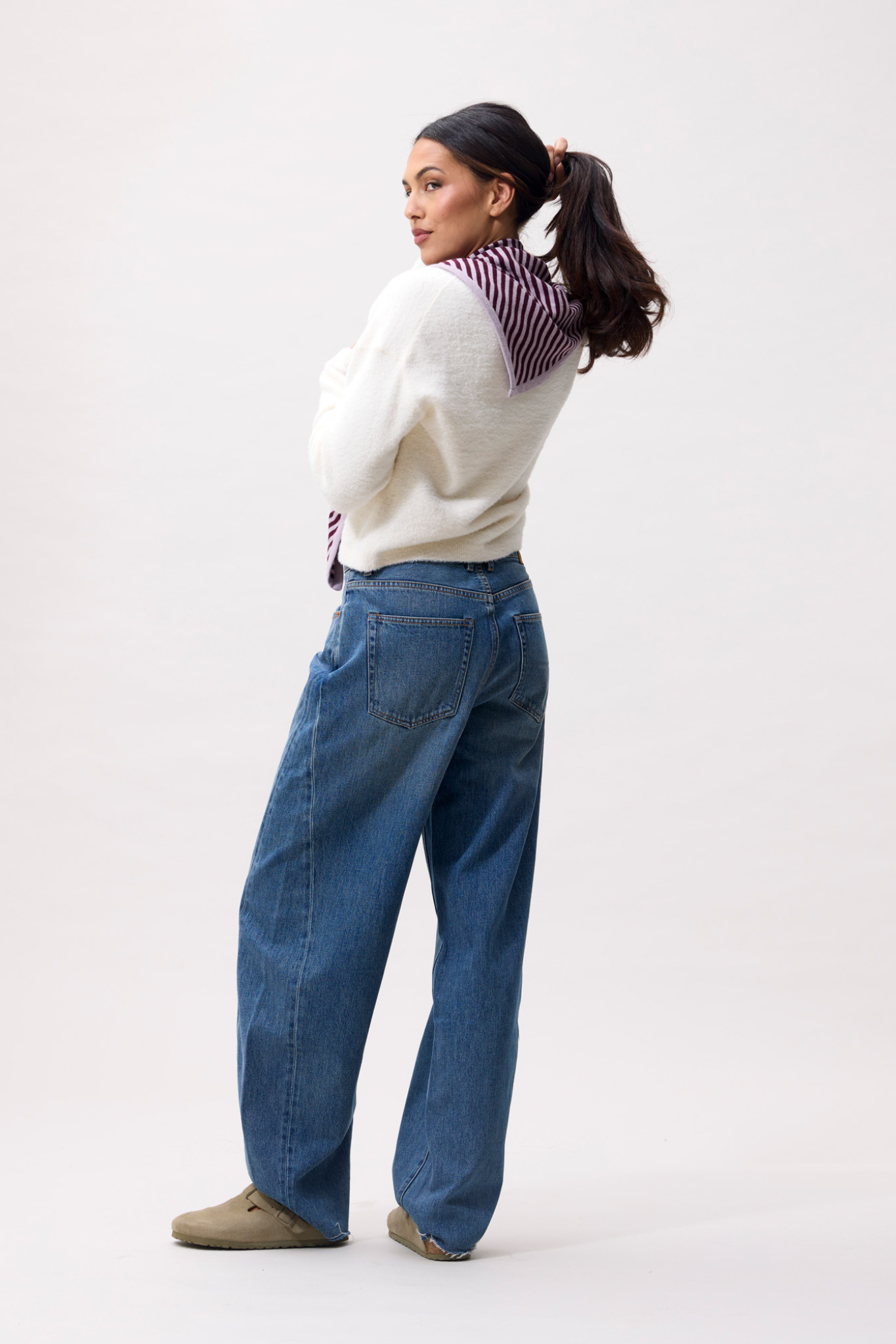 STRIPED TRIANGLE SCARF - LAVENDER FROST