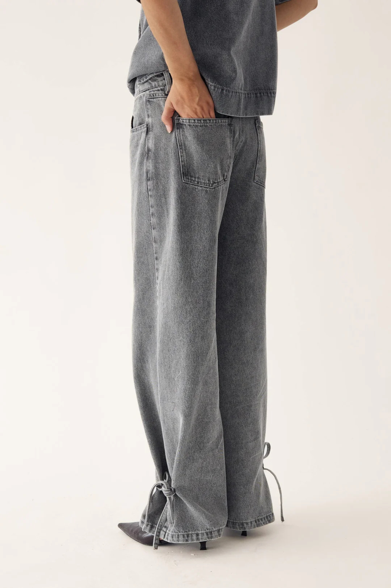 KIKA MW JEANS - GREY WASH