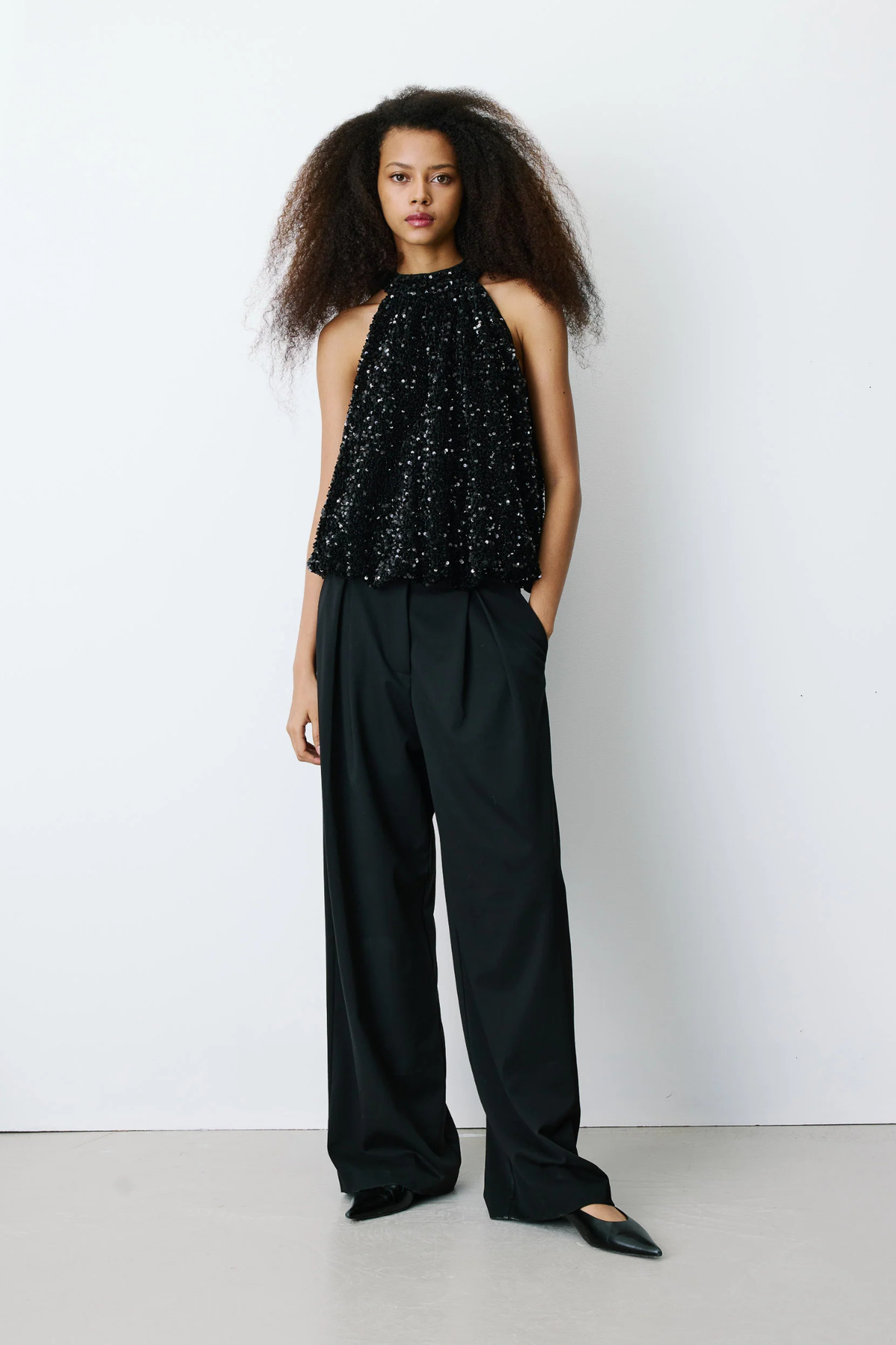 BECKY TOP - BLACK