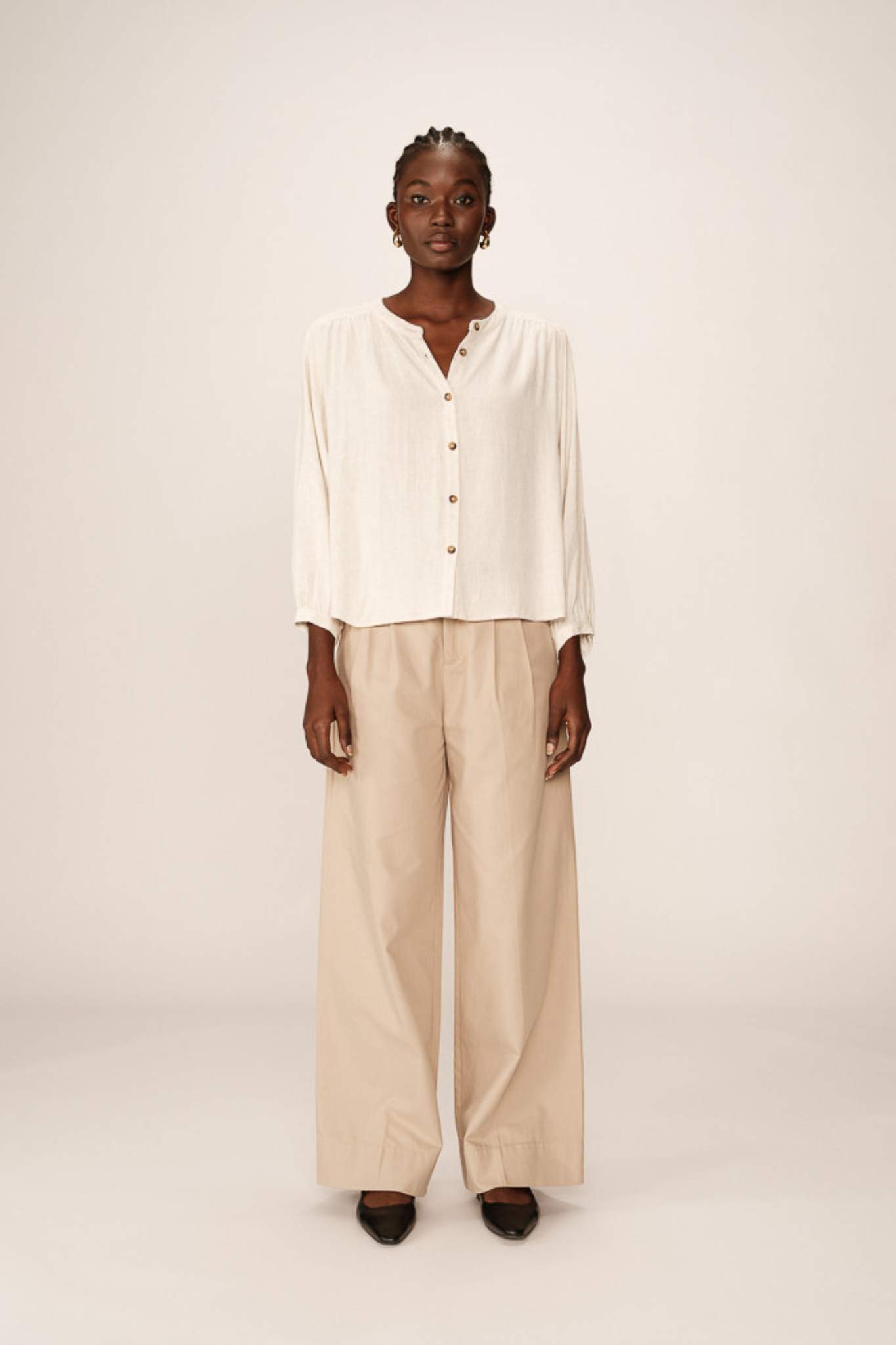 PORTRAIT BLOUSE - BEIGE