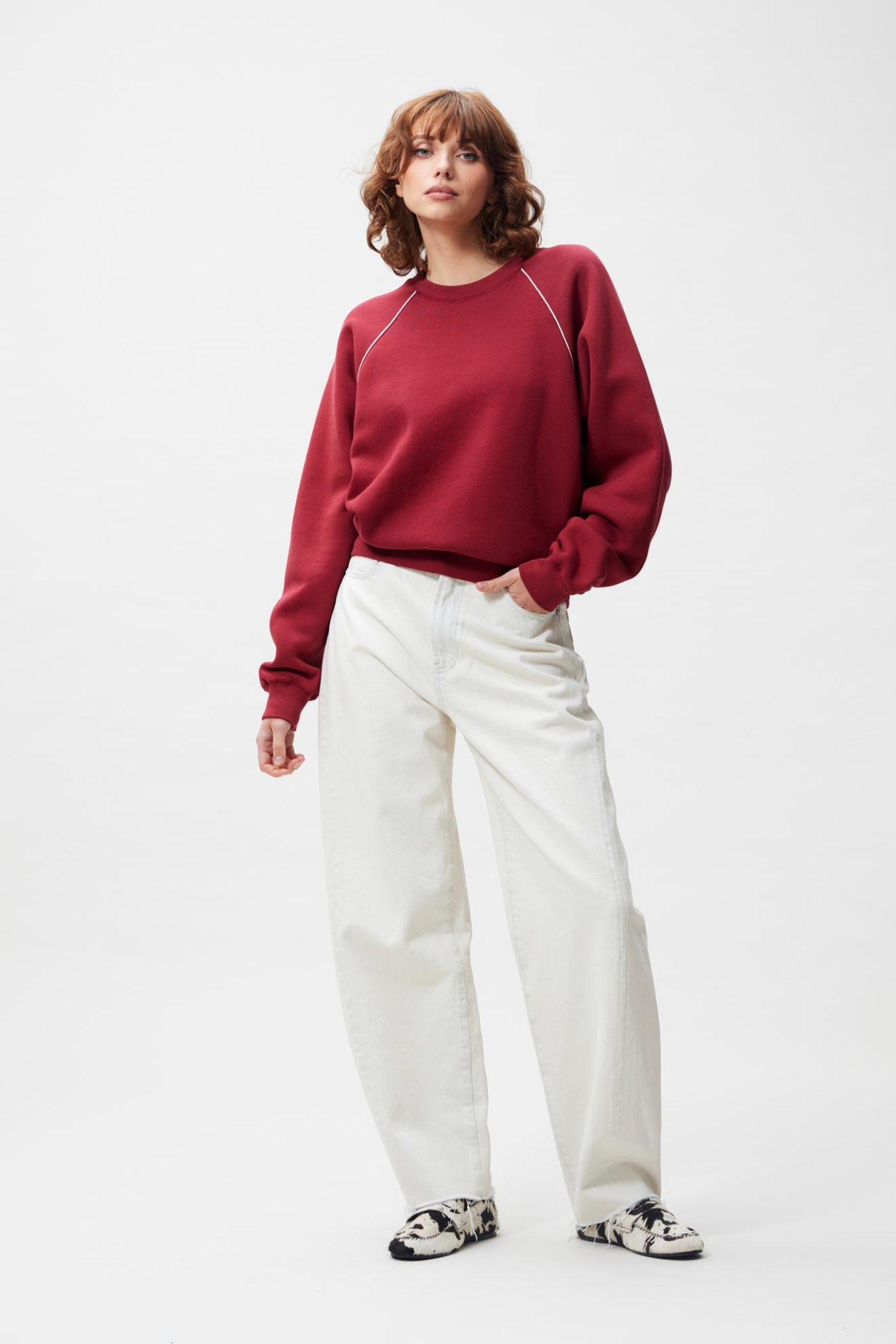 GRAPHIC SWEATER WITH PIPING - RHUBARB
