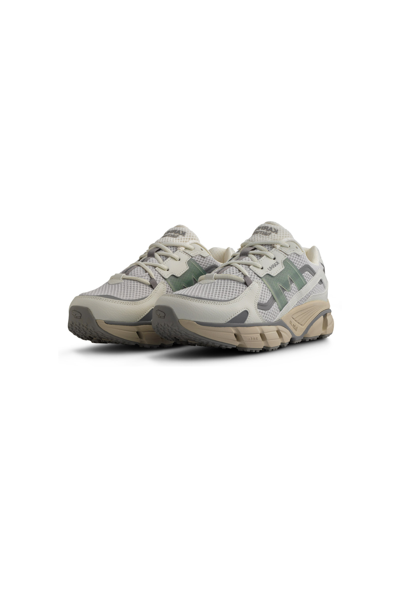 Karhu super fulcrum women sneakers in grey and green. Front view