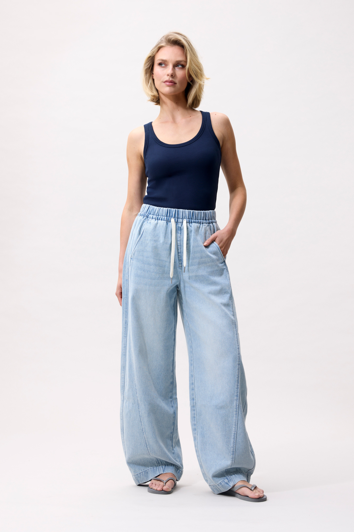 BARREL FIT JOGGER - LIGHT BLUE