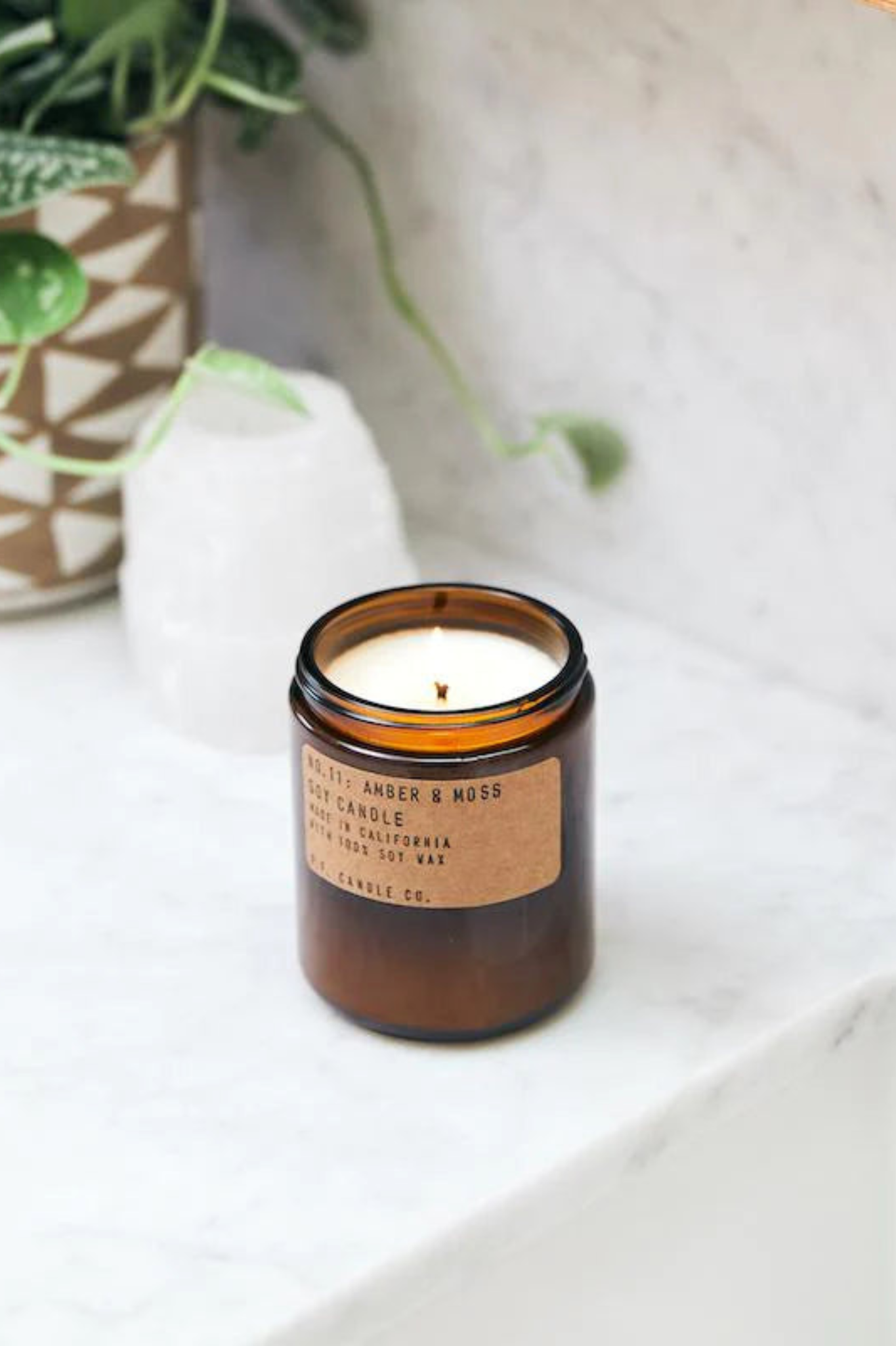 N°11 CANDLE - AMBER & MOSS