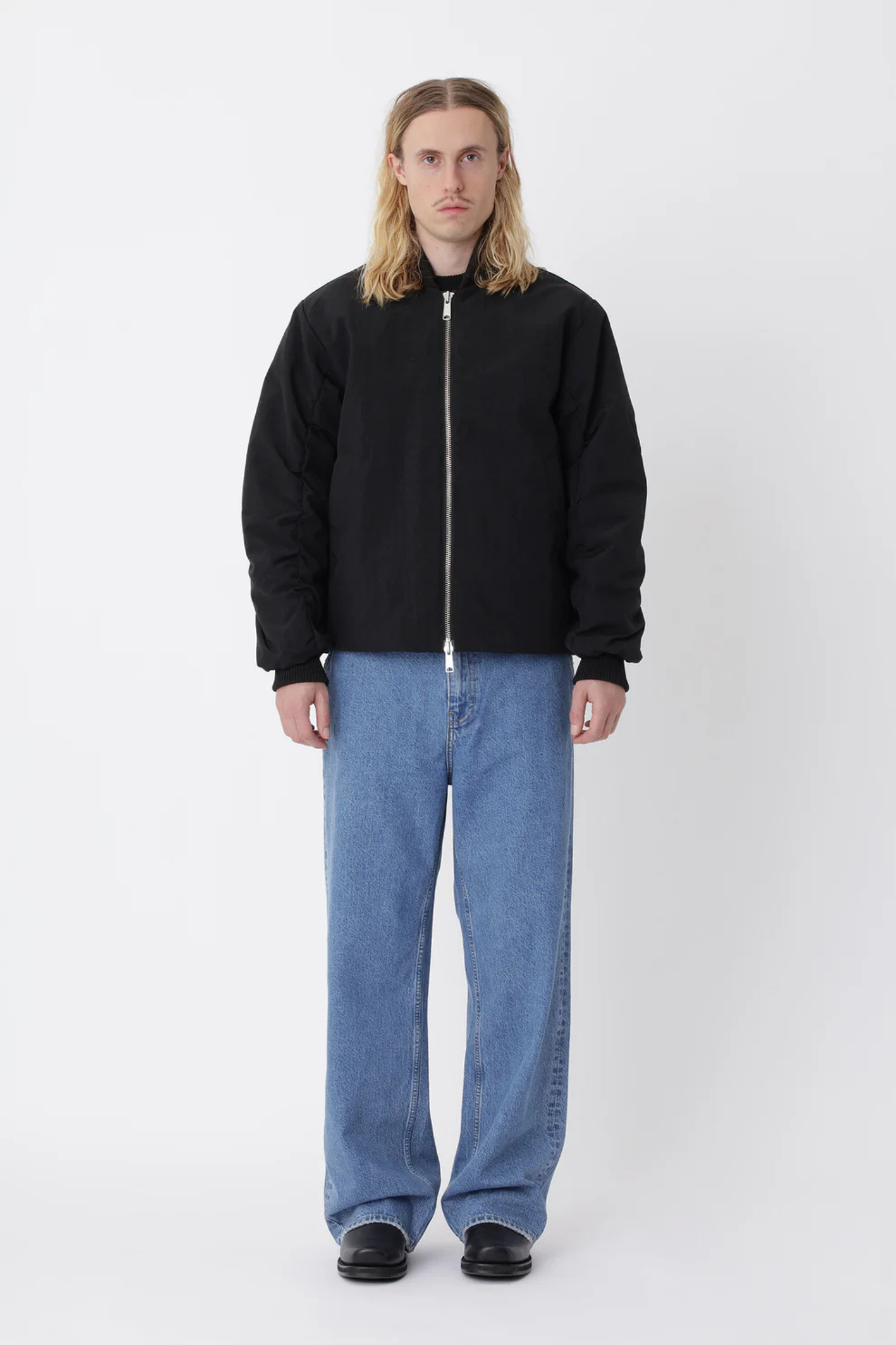 ZAIN.01 BOMBER JACKET - BLACK