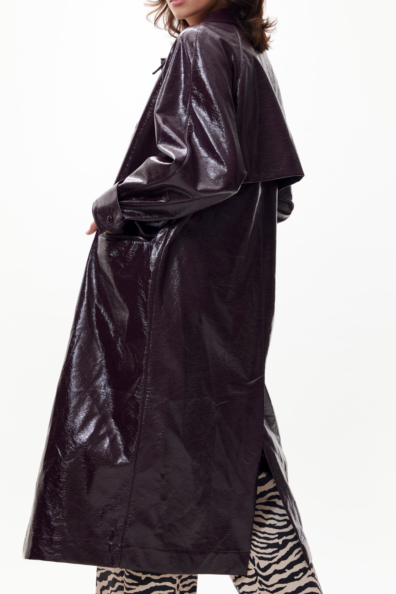 LONG VEGAN LEATHER JACKET - FUDGE