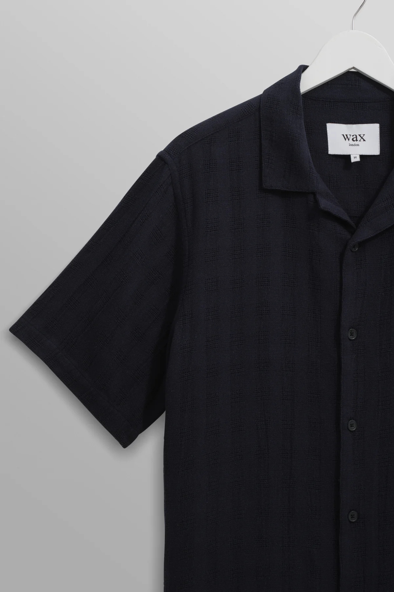 Wax London didcot box open weave grid shirt in navy. Front view 