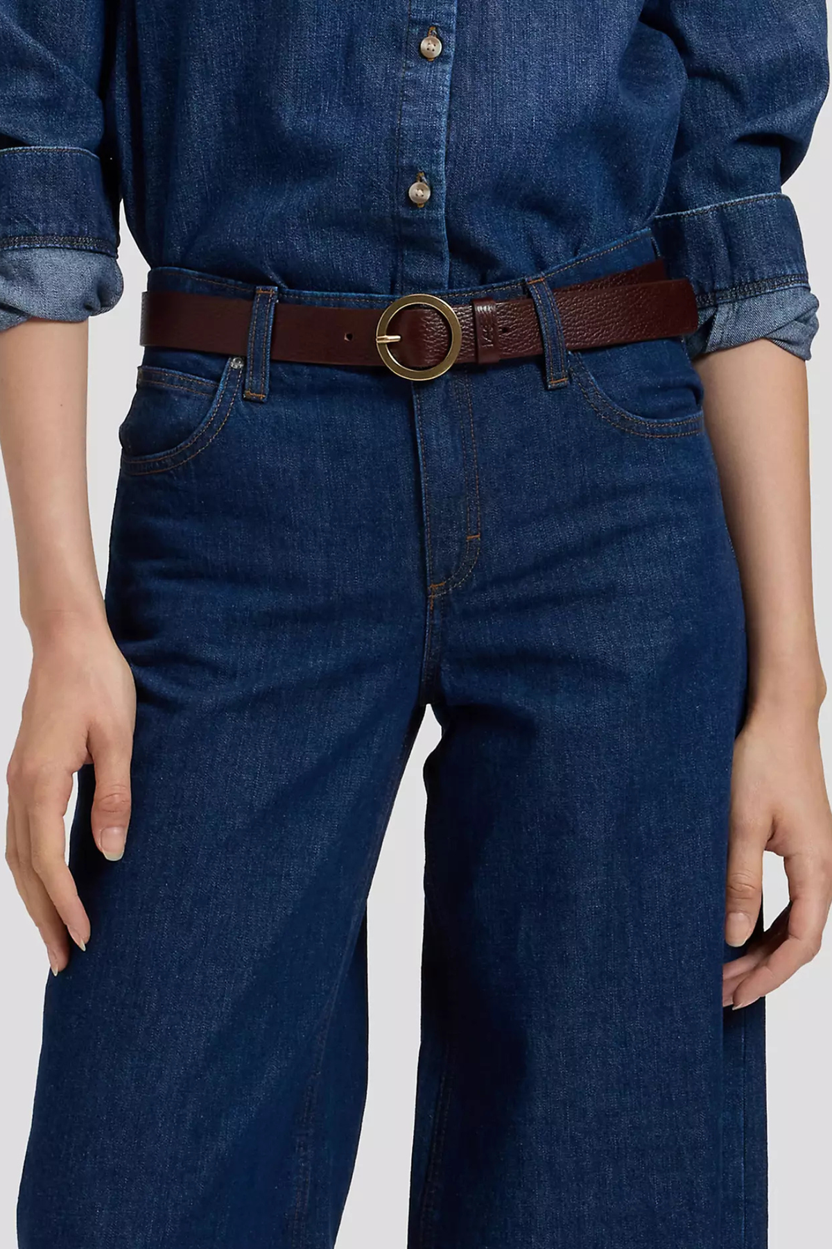 CIRCLE BUCKLE BELT - DARK BROWN