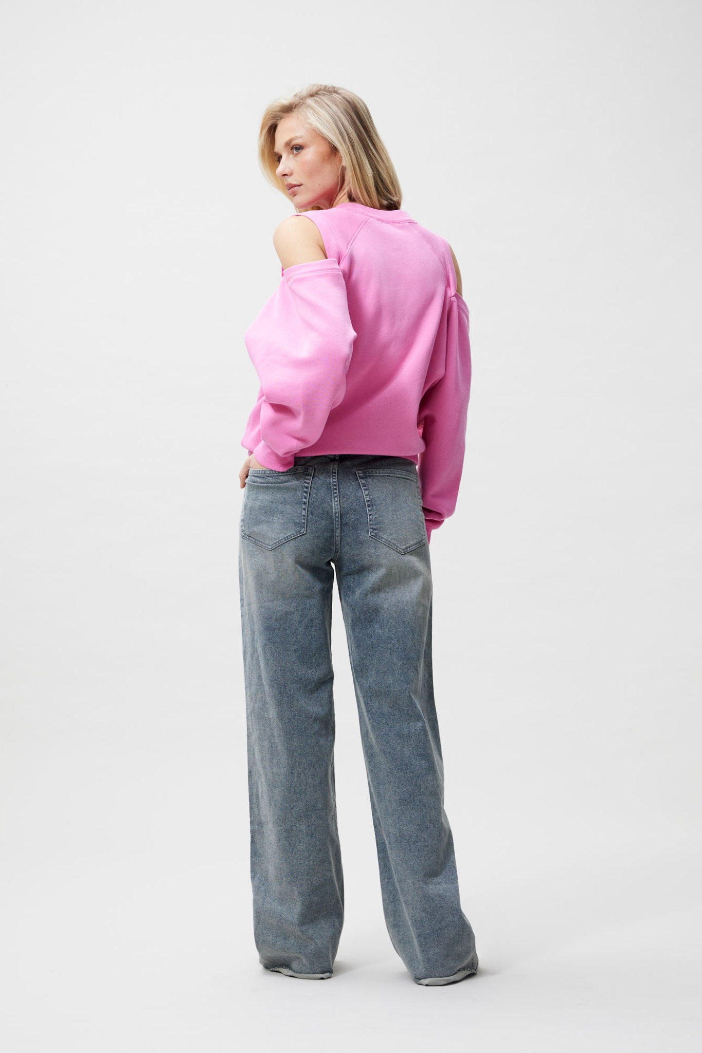 SWEATER WITH CUT OUT - ROSEBLOOM