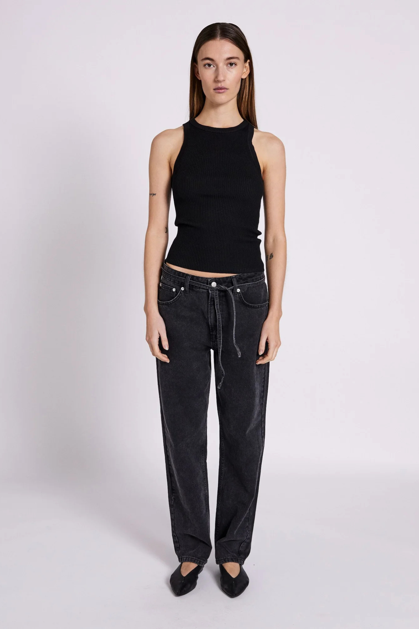 KENZIE RELAXED BELT JEANS - BLACK WASHED