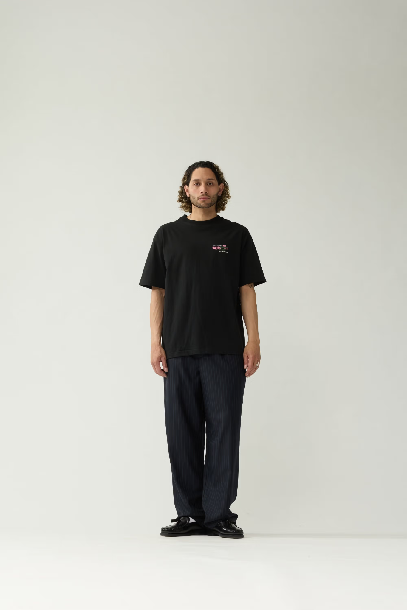 LILIES T-SHIRT - BLACK