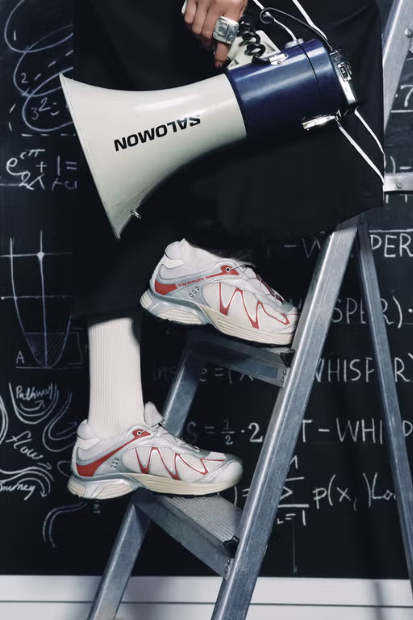 XT-WHISPER SNEAKERS WOMEN - ALMOND MILK/FTW SILVER/LAVA FALLS