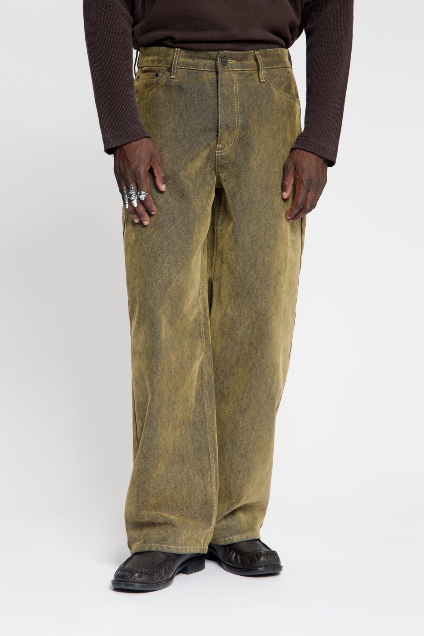 VELVET SHIELD OVERSIZED JEANS - BROWN