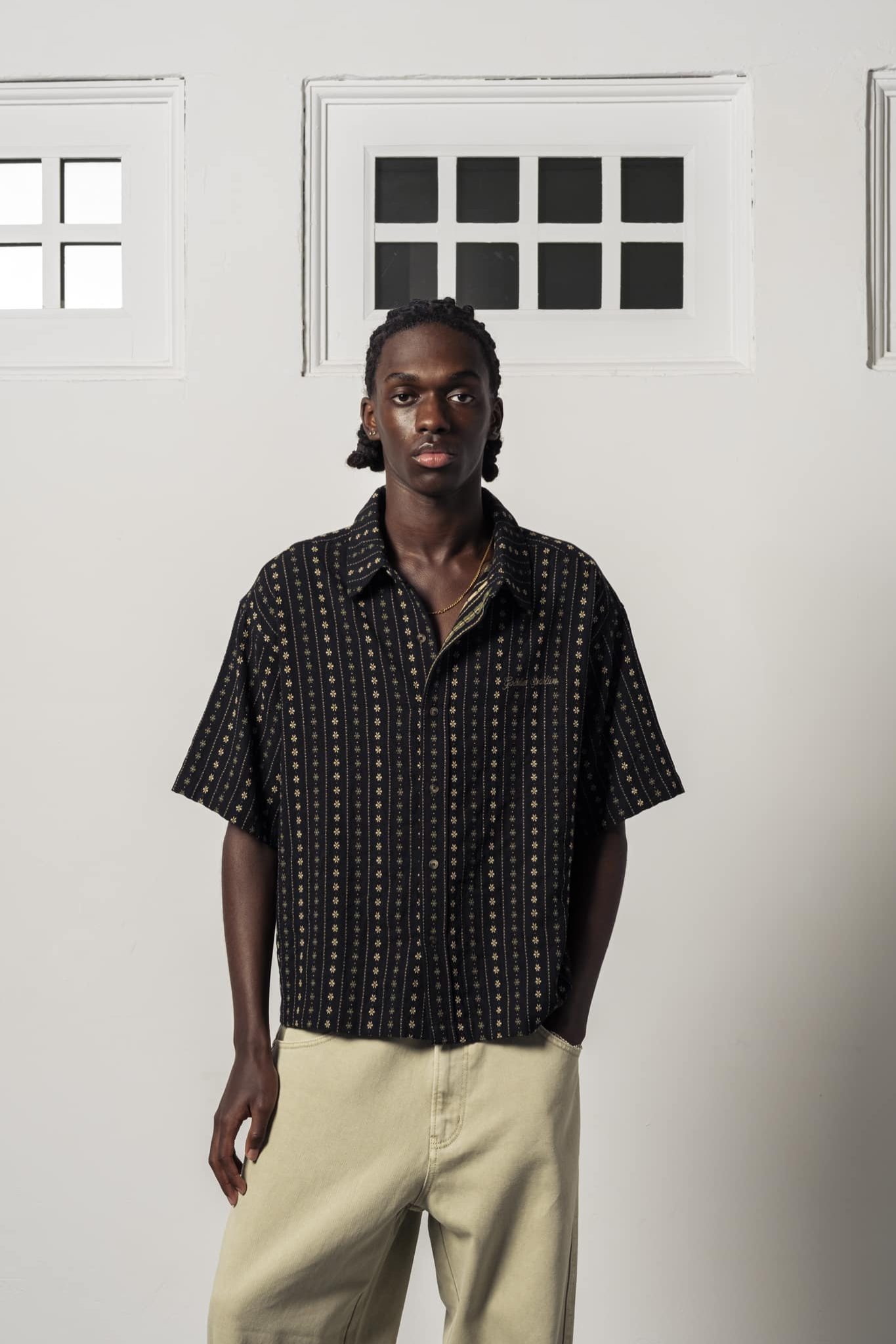 BOXY THYME SHIRT - BLACK