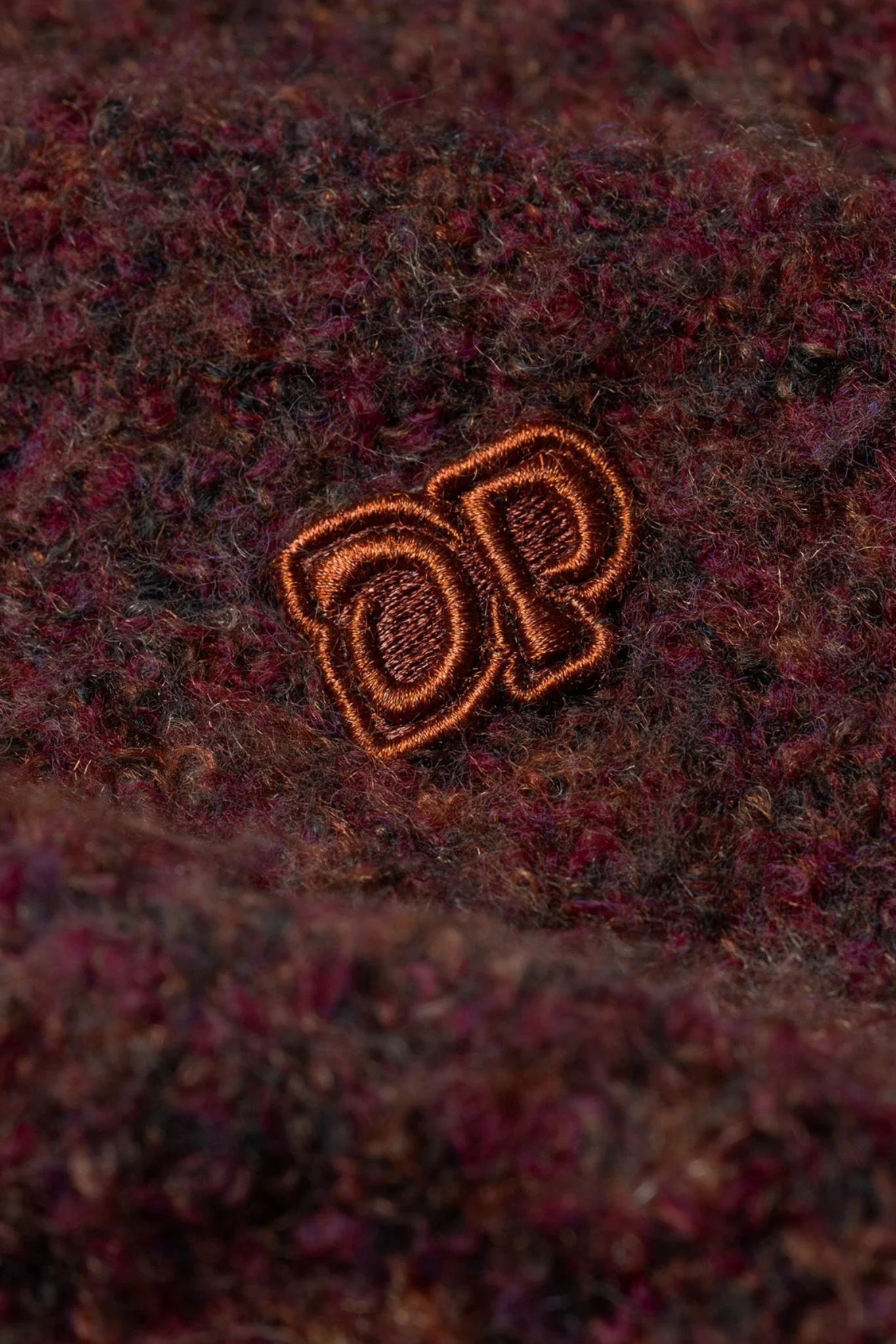 TEXTURED V NECK KNIT SWEATER - BURGUNDY
