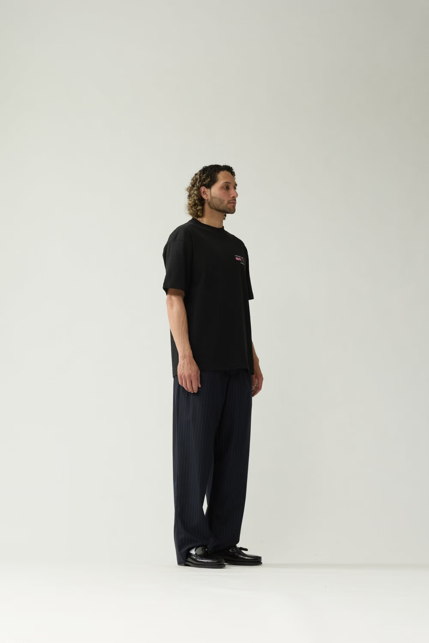 LILIES T-SHIRT - BLACK