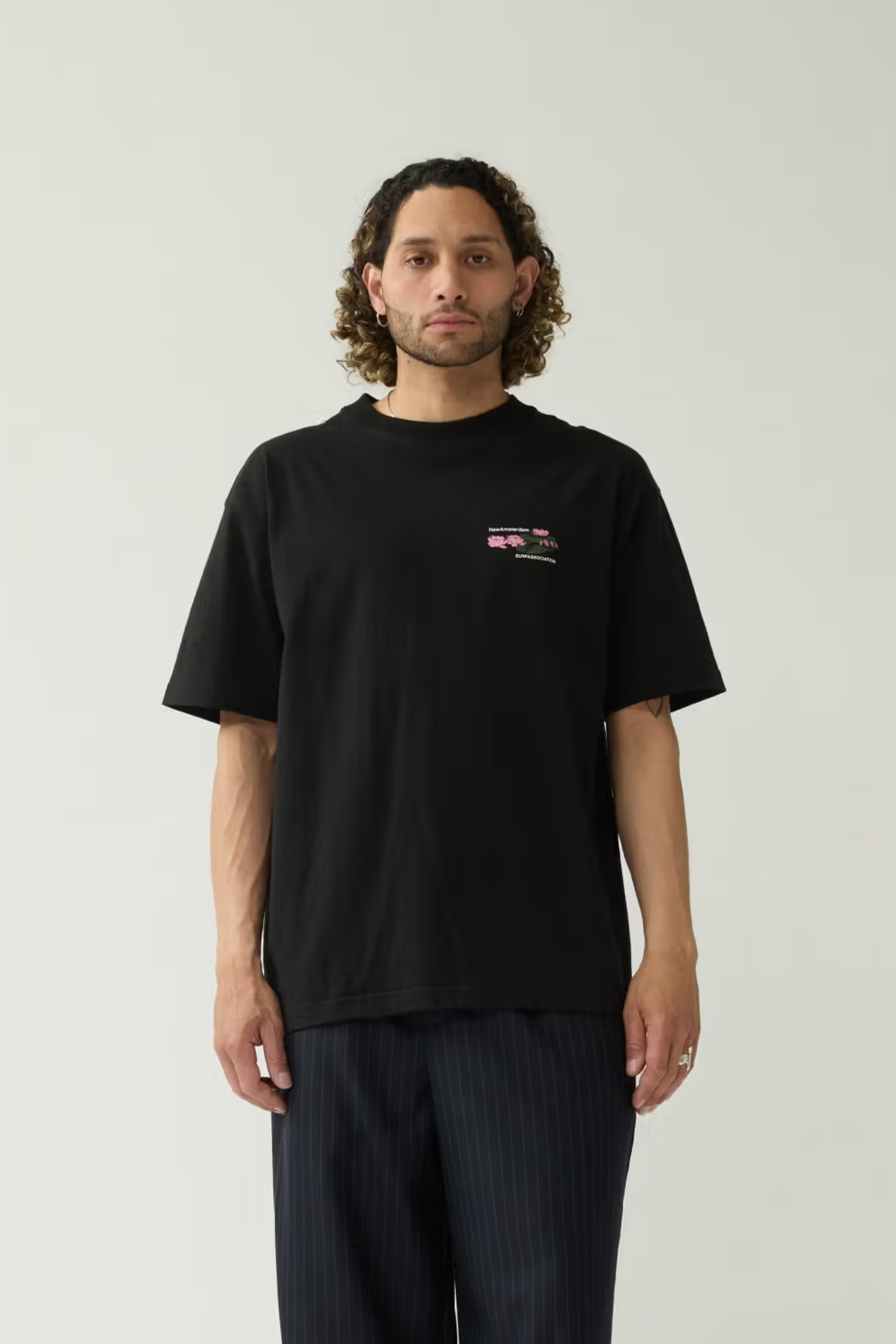 LILIES T-SHIRT - BLACK