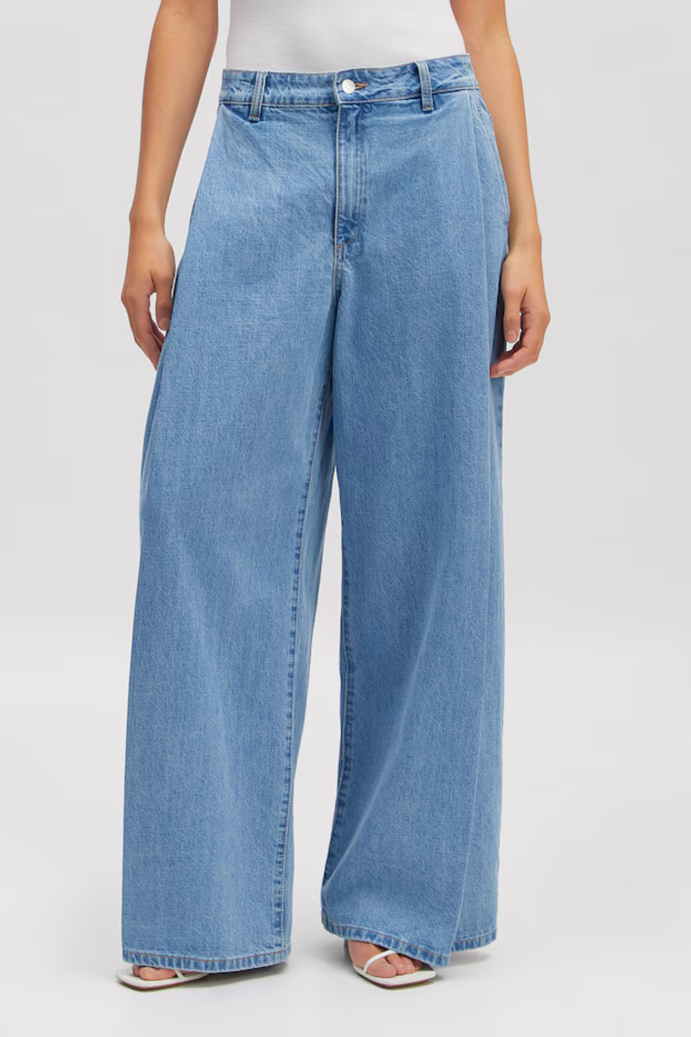 ALANI JEANS - LIGHT BLUE DENIM