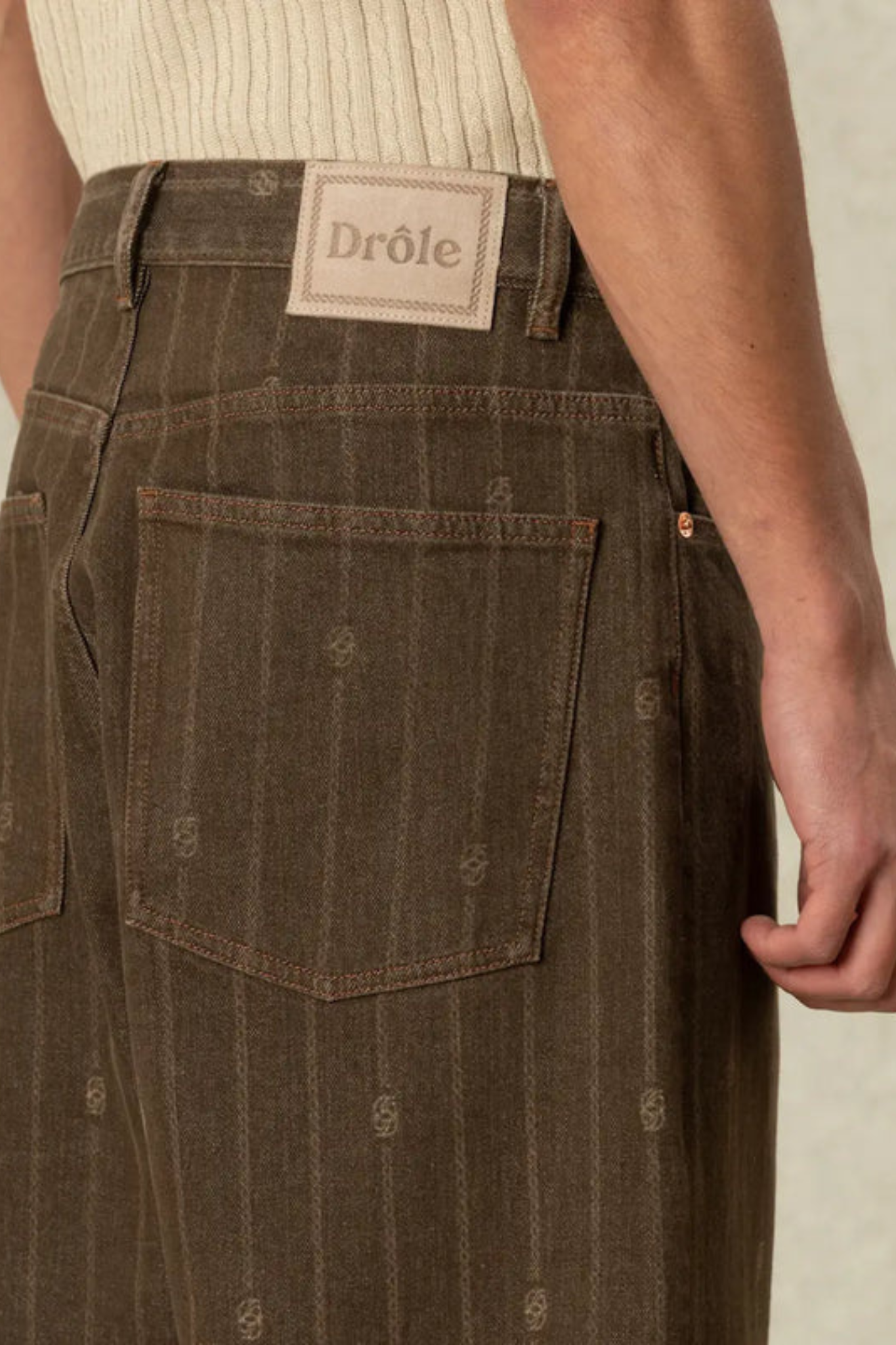 MONOGRAM BAGGY JEANS - BROWN