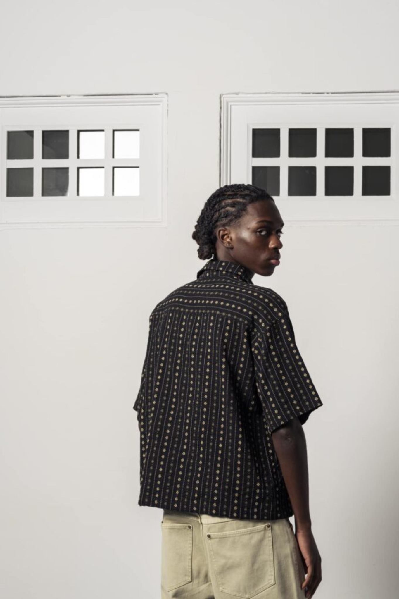 BOXY THYME SHIRT - BLACK