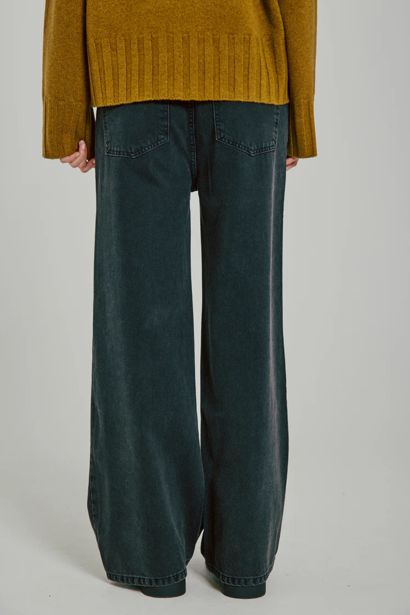 KENZIE PINTUCK WIDE JEANS - BLACK WASHED