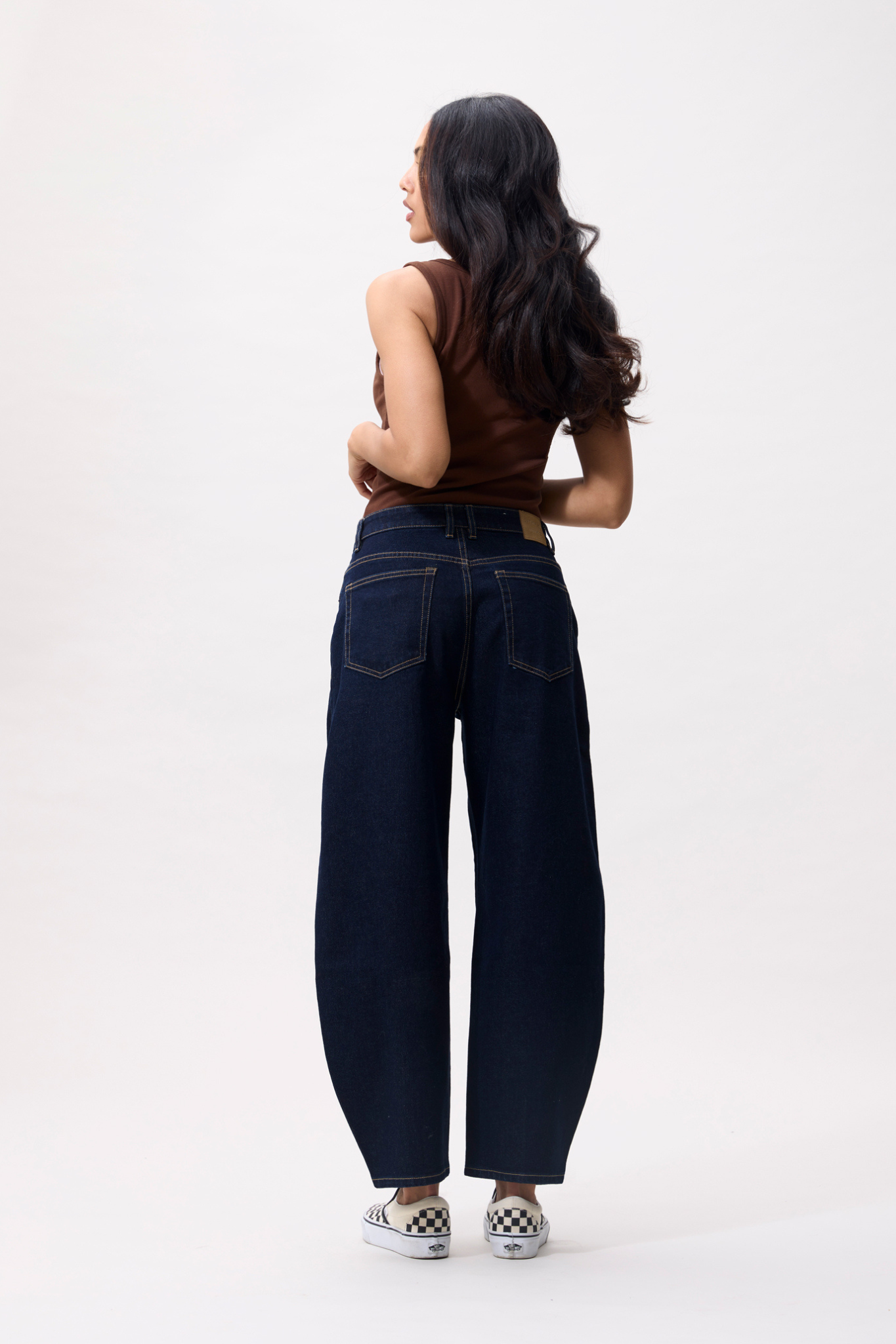 CROPPED BARREL FIT JEANS - DARK BLUE
