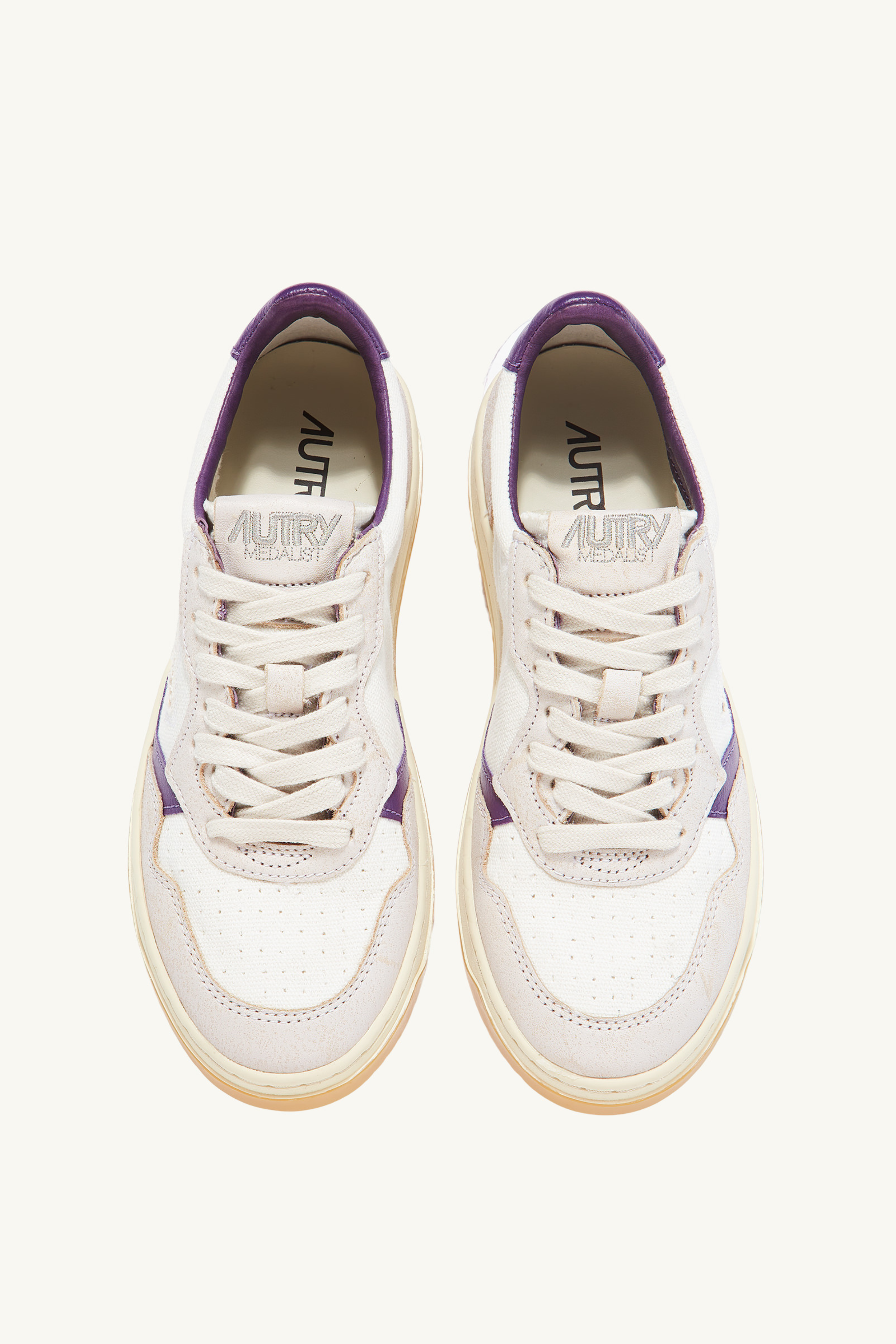 MEDALIST LOW SNEAKER - SAND WHITE/PURPLE