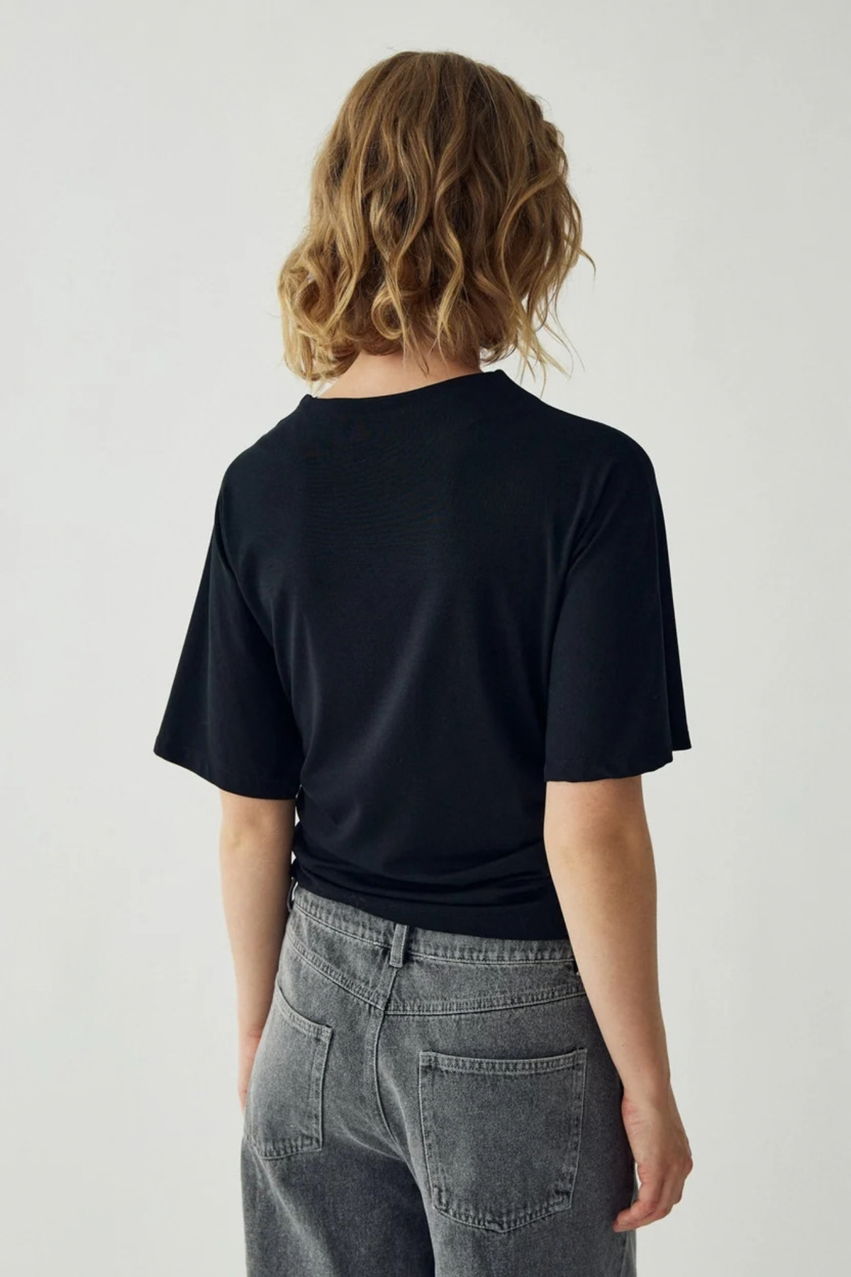 NELLA T-SHIRT - BLACK