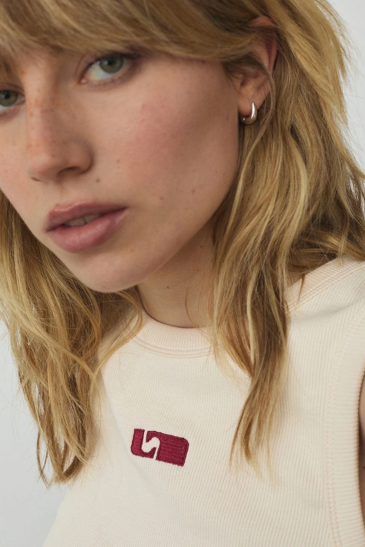 EMBROIDERED LOGO TANK TOP - ECRU