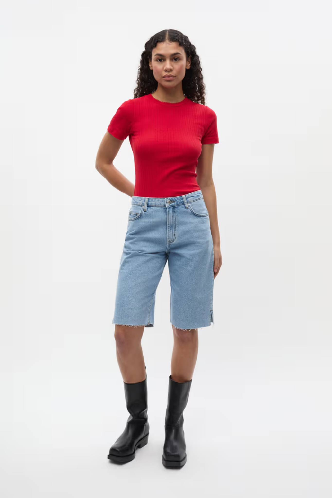 BREE STRAIGHT SHORTS - MID LIGHT BLUE