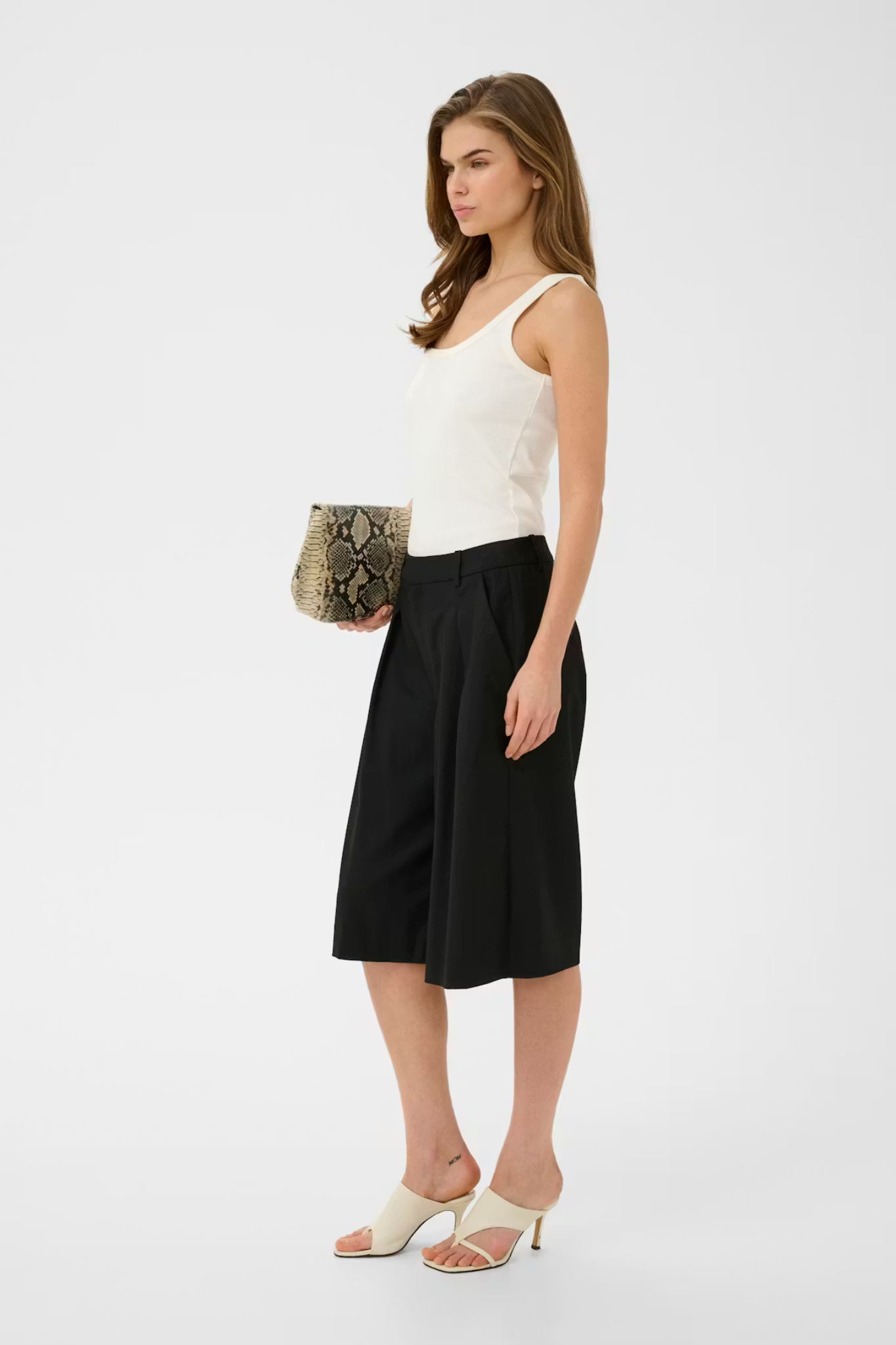 PAULA HW SHORTS - BLACK